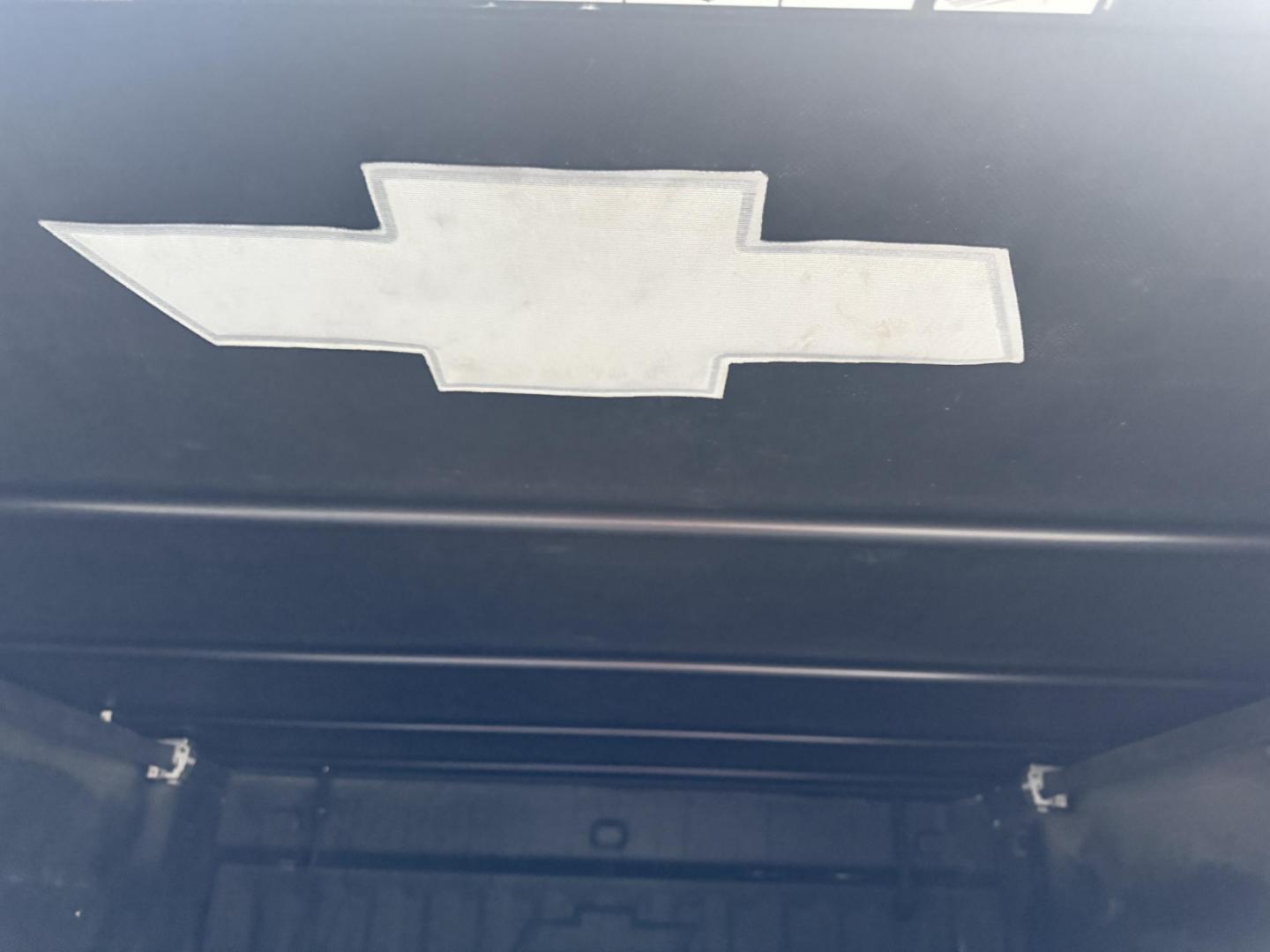 2015 Black /Black Chevrolet Silverado 1500 LT Z71 Double Cab 4WD (1GCVKREC5FZ) with an 5.3L V8 OHV 16V engine, 6-Speed Automatic transmission, located at 547 E. Main St., Orwell, OH, 44076, (440) 437-5893, 41.535435, -80.847855 - Tackle any road or job with this 2015 Chevrolet Silverado 1500 LT Z71 Double Cab 4WD. Powered by a capable 5.3L EcoTec3 V8 engine paired with a 6-speed automatic transmission and 3.42 gearing, this truck offers a robust 9,200-pound towing capacity. The Z71 Off Road Package and G80 locking rear diffe - Photo#12