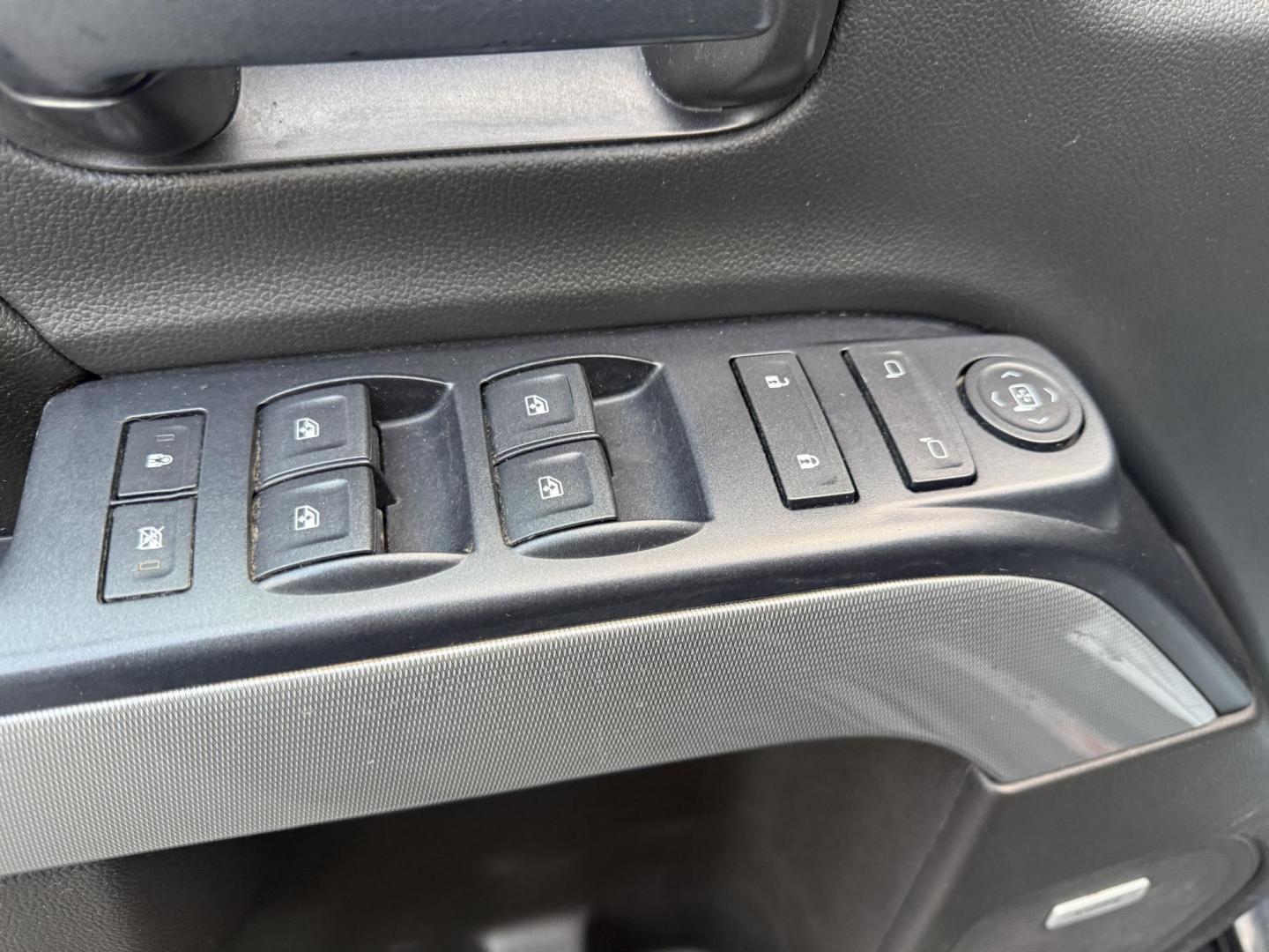 2015 Black /Black Chevrolet Silverado 1500 LT Z71 Double Cab 4WD (1GCVKREC5FZ) with an 5.3L V8 OHV 16V engine, 6-Speed Automatic transmission, located at 547 E. Main St., Orwell, OH, 44076, (440) 437-5893, 41.535435, -80.847855 - Tackle any road or job with this 2015 Chevrolet Silverado 1500 LT Z71 Double Cab 4WD. Powered by a capable 5.3L EcoTec3 V8 engine paired with a 6-speed automatic transmission and 3.42 gearing, this truck offers a robust 9,200-pound towing capacity. The Z71 Off Road Package and G80 locking rear diffe - Photo#21