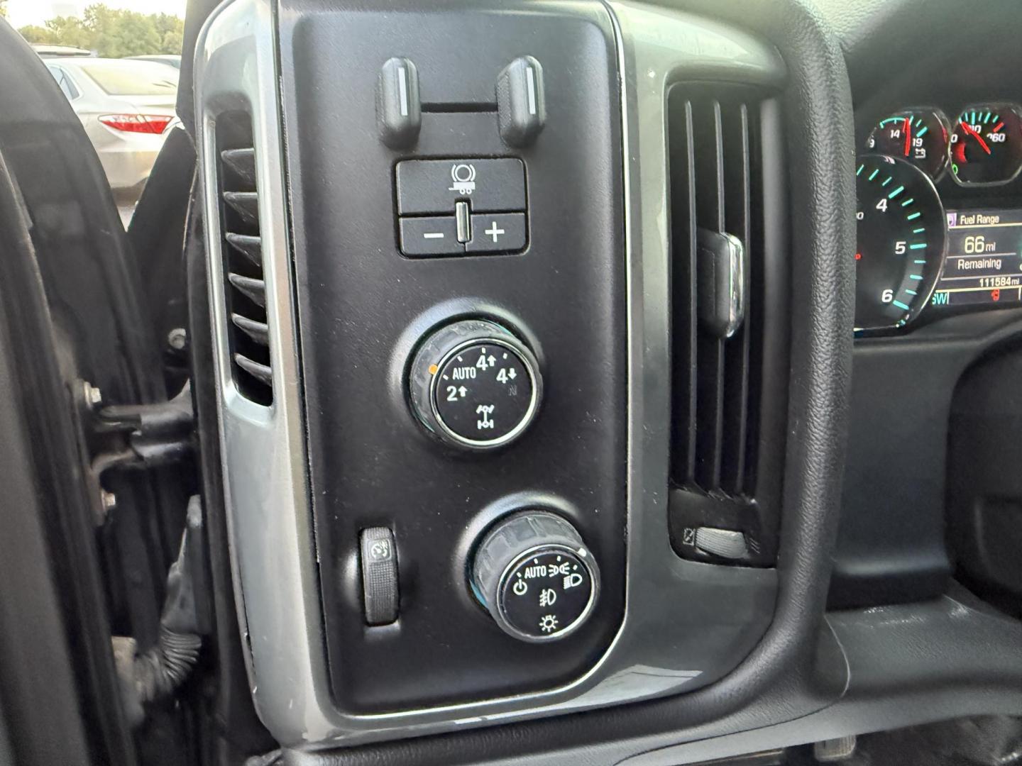 2015 Black /Black Chevrolet Silverado 1500 LT Z71 Double Cab 4WD (1GCVKREC5FZ) with an 5.3L V8 OHV 16V engine, 6-Speed Automatic transmission, located at 547 E. Main St., Orwell, OH, 44076, (440) 437-5893, 41.535435, -80.847855 - Tackle any road or job with this 2015 Chevrolet Silverado 1500 LT Z71 Double Cab 4WD. Powered by a capable 5.3L EcoTec3 V8 engine paired with a 6-speed automatic transmission and 3.42 gearing, this truck offers a robust 9,200-pound towing capacity. The Z71 Off Road Package and G80 locking rear diffe - Photo#26