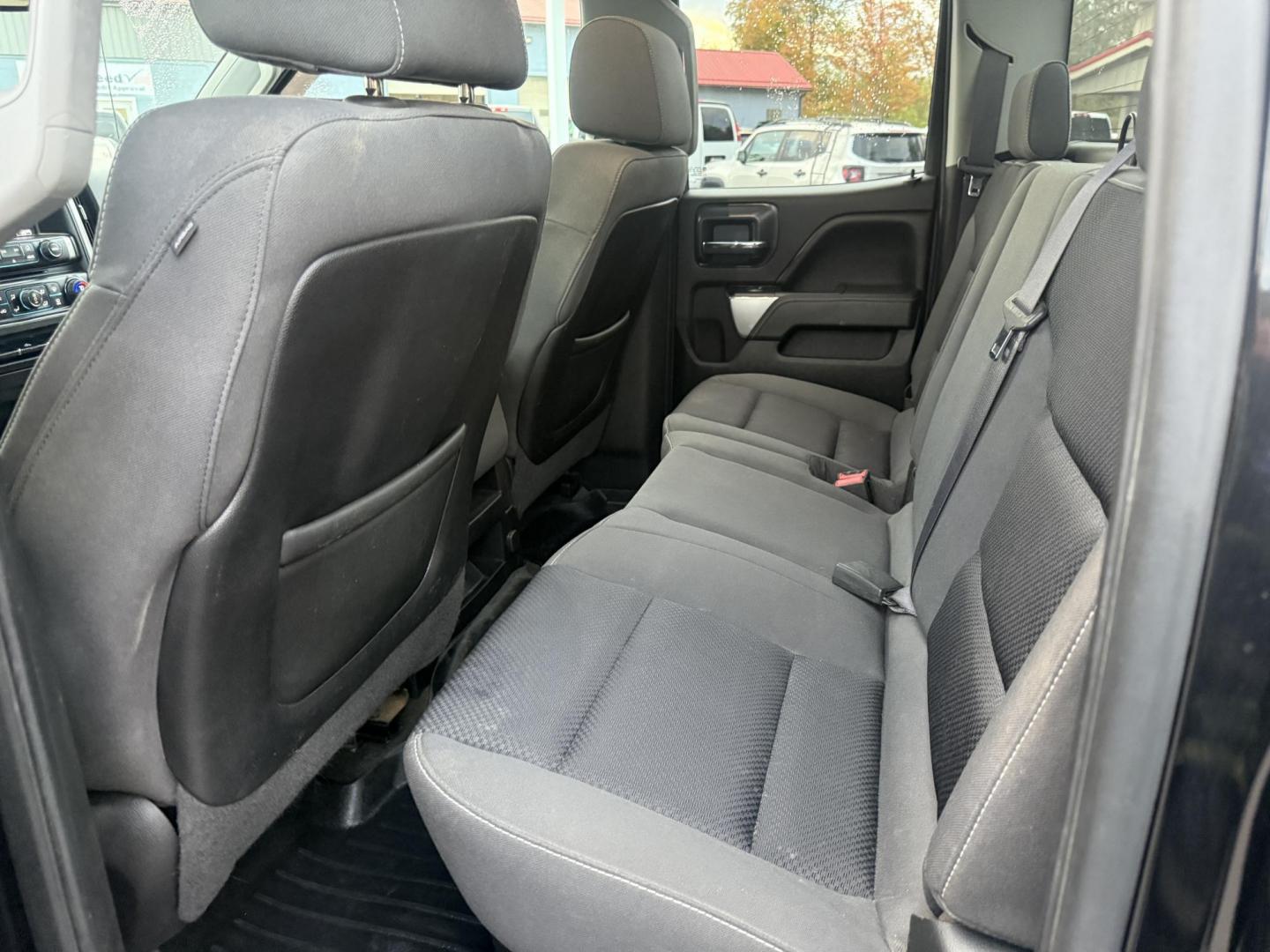 2015 Black /Black Chevrolet Silverado 1500 LT Z71 Double Cab 4WD (1GCVKREC5FZ) with an 5.3L V8 OHV 16V engine, 6-Speed Automatic transmission, located at 547 E. Main St., Orwell, OH, 44076, (440) 437-5893, 41.535435, -80.847855 - Tackle any road or job with this 2015 Chevrolet Silverado 1500 LT Z71 Double Cab 4WD. Powered by a capable 5.3L EcoTec3 V8 engine paired with a 6-speed automatic transmission and 3.42 gearing, this truck offers a robust 9,200-pound towing capacity. The Z71 Off Road Package and G80 locking rear diffe - Photo#40