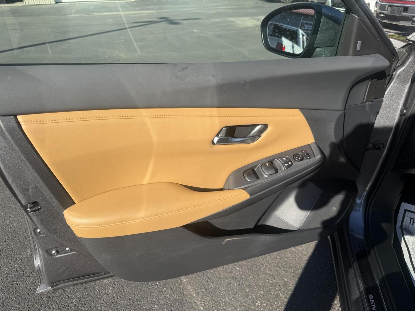2022 Gray /Brown Nissan Sentra SV (3N1AB8CV3NY) with an 1.8L I4 SFI DOHC 16V engine, Automatic transmission, located at 547 E. Main St., Orwell, OH, 44076, (440) 437-5893, 41.535435, -80.847855 - Upgrade your daily drive with this 2022 Nissan Sentra SV, featuring the desirable SV Premium Package. Enjoy impressive efficiency with a 2.0L I4 engine delivering up to 39 MPG on the highway and 33 MPG combined. The refined interior boasts leather seating, a power driver’s seat, heated front seats - Photo#16