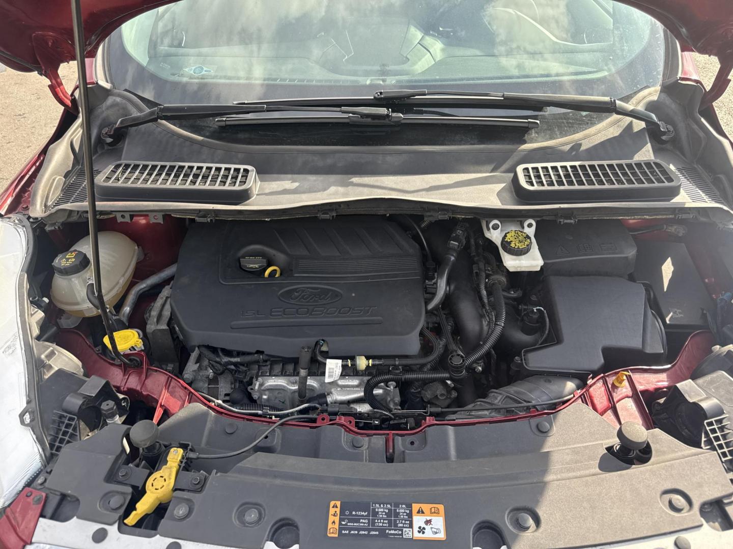 2018 Red /Black Ford Escape SE 4WD (1FMCU9GD5JU) with an 1.5L I4 DOHC 16V TURBO engine, Automatic transmission, located at 547 E. Main St., Orwell, OH, 44076, (440) 437-5893, 41.535435, -80.847855 - This 2018 Ford Escape SE 4WD is ready to roll with style, efficiency, and all the modern must-haves – your perfect everyday adventure machine! Powered by a peppy 1.5L I4 Turbocharged EcoBoost engine delivering smooth, responsive power through a slick 6-speed automatic transmission and confident 4 - Photo#6