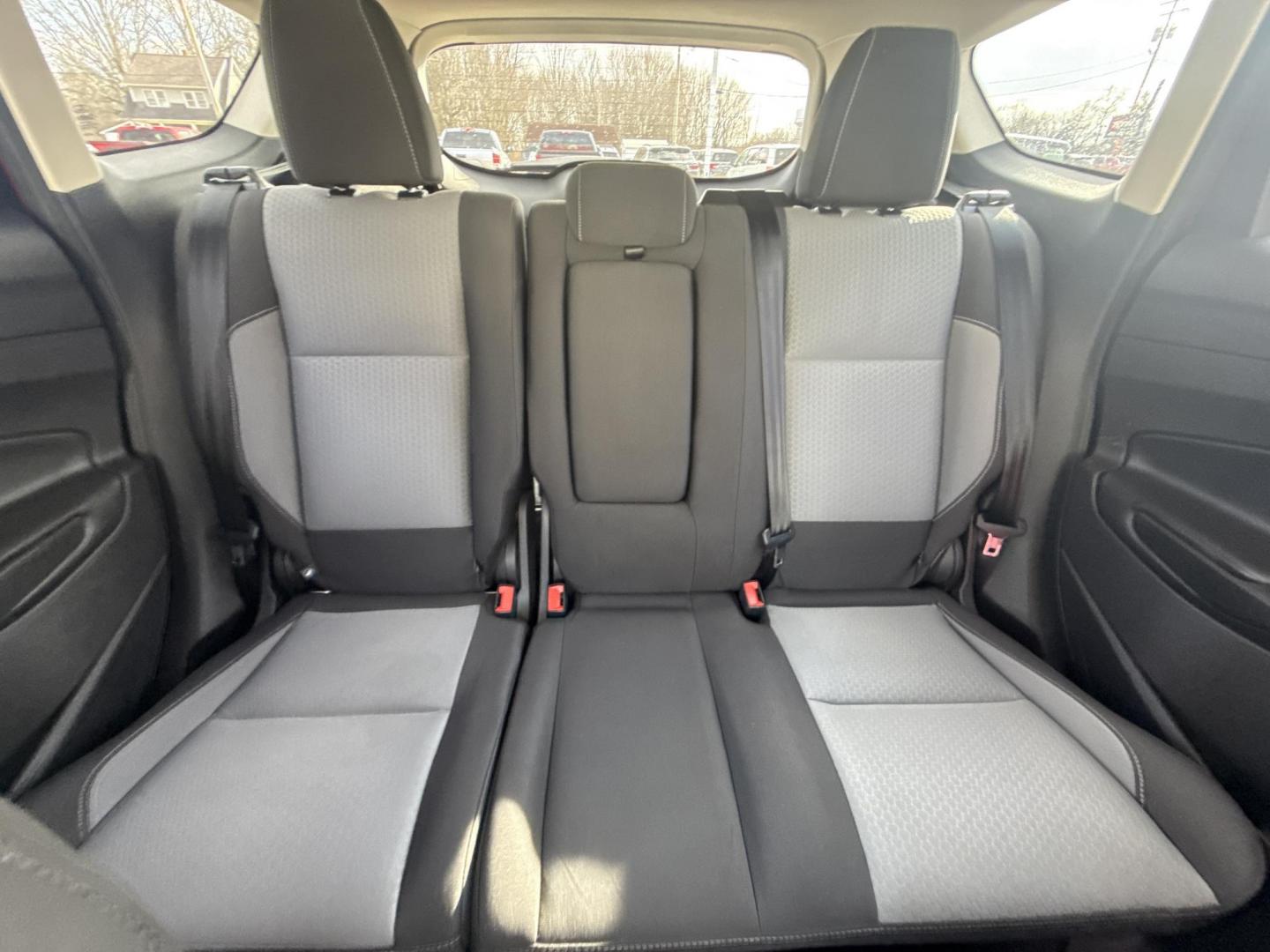 2018 Red /Black Ford Escape SE 4WD (1FMCU9GD5JU) with an 1.5L I4 DOHC 16V TURBO engine, Automatic transmission, located at 547 E. Main St., Orwell, OH, 44076, (440) 437-5893, 41.535435, -80.847855 - This 2018 Ford Escape SE 4WD is ready to roll with style, efficiency, and all the modern must-haves – your perfect everyday adventure machine! Powered by a peppy 1.5L I4 Turbocharged EcoBoost engine delivering smooth, responsive power through a slick 6-speed automatic transmission and confident 4 - Photo#17