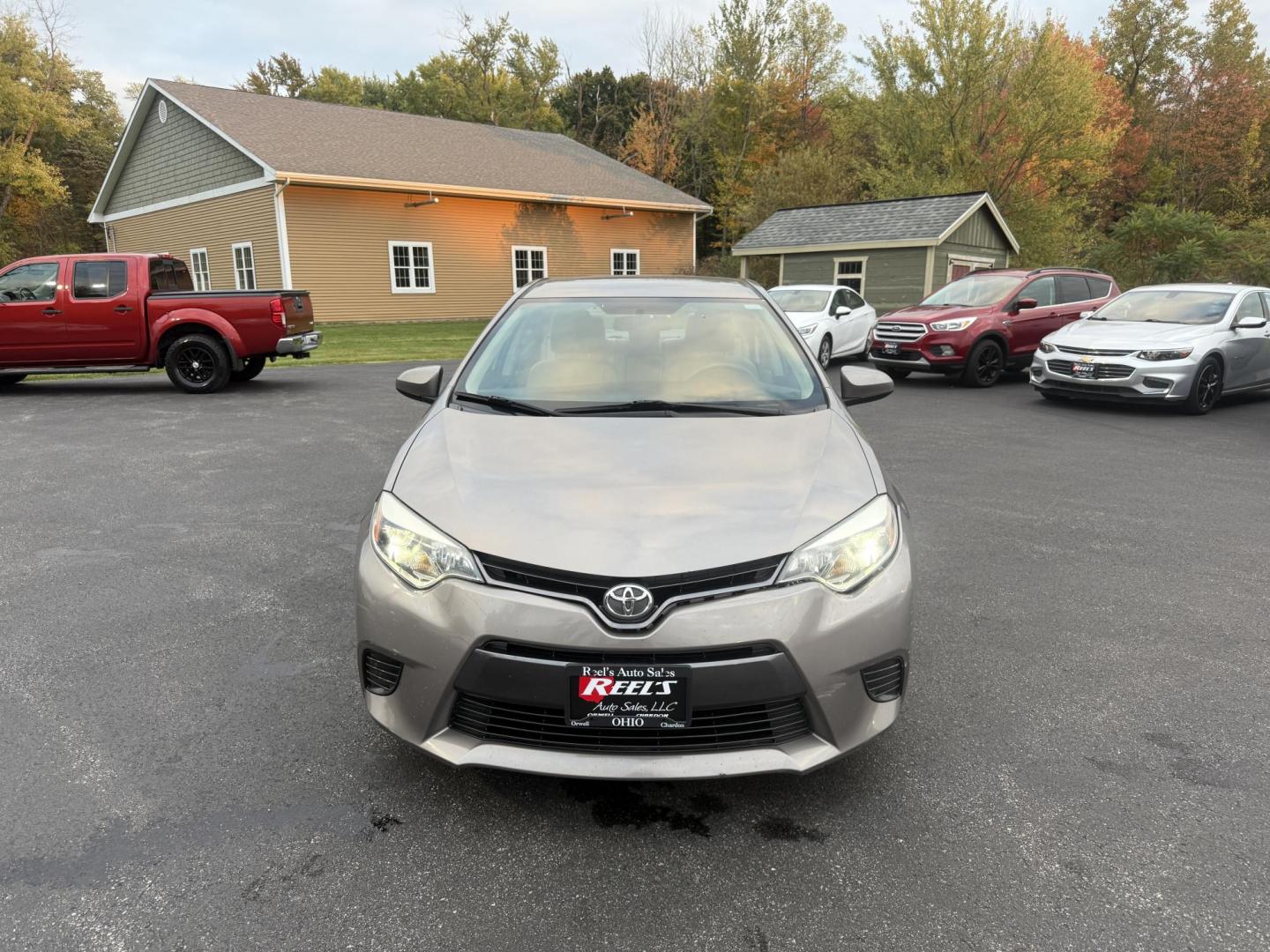 2016 Gray /Tan Toyota Corolla LE (2T1BURHE6GC) with an 1.8L I4 DOHC 16V engine, Automatic transmission, located at 11115 Chardon Rd. , Chardon, OH, 44024, (440) 214-9705, 41.580246, -81.241943 - Enjoy reliability, efficiency, and comfort in this 2016 Toyota Corolla LE. Powered by a fuel-efficient 1.8L I4 engine, this sedan delivers up to 37 MPG on the highway and features selectable ECO and Sport modes for a personalized driving experience. The well-appointed interior includes single zone a - Photo#1