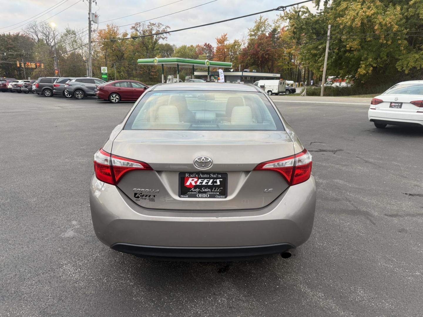 2016 Gray /Tan Toyota Corolla LE (2T1BURHE6GC) with an 1.8L I4 DOHC 16V engine, Automatic transmission, located at 11115 Chardon Rd. , Chardon, OH, 44024, (440) 214-9705, 41.580246, -81.241943 - Enjoy reliability, efficiency, and comfort in this 2016 Toyota Corolla LE. Powered by a fuel-efficient 1.8L I4 engine, this sedan delivers up to 37 MPG on the highway and features selectable ECO and Sport modes for a personalized driving experience. The well-appointed interior includes single zone a - Photo#8