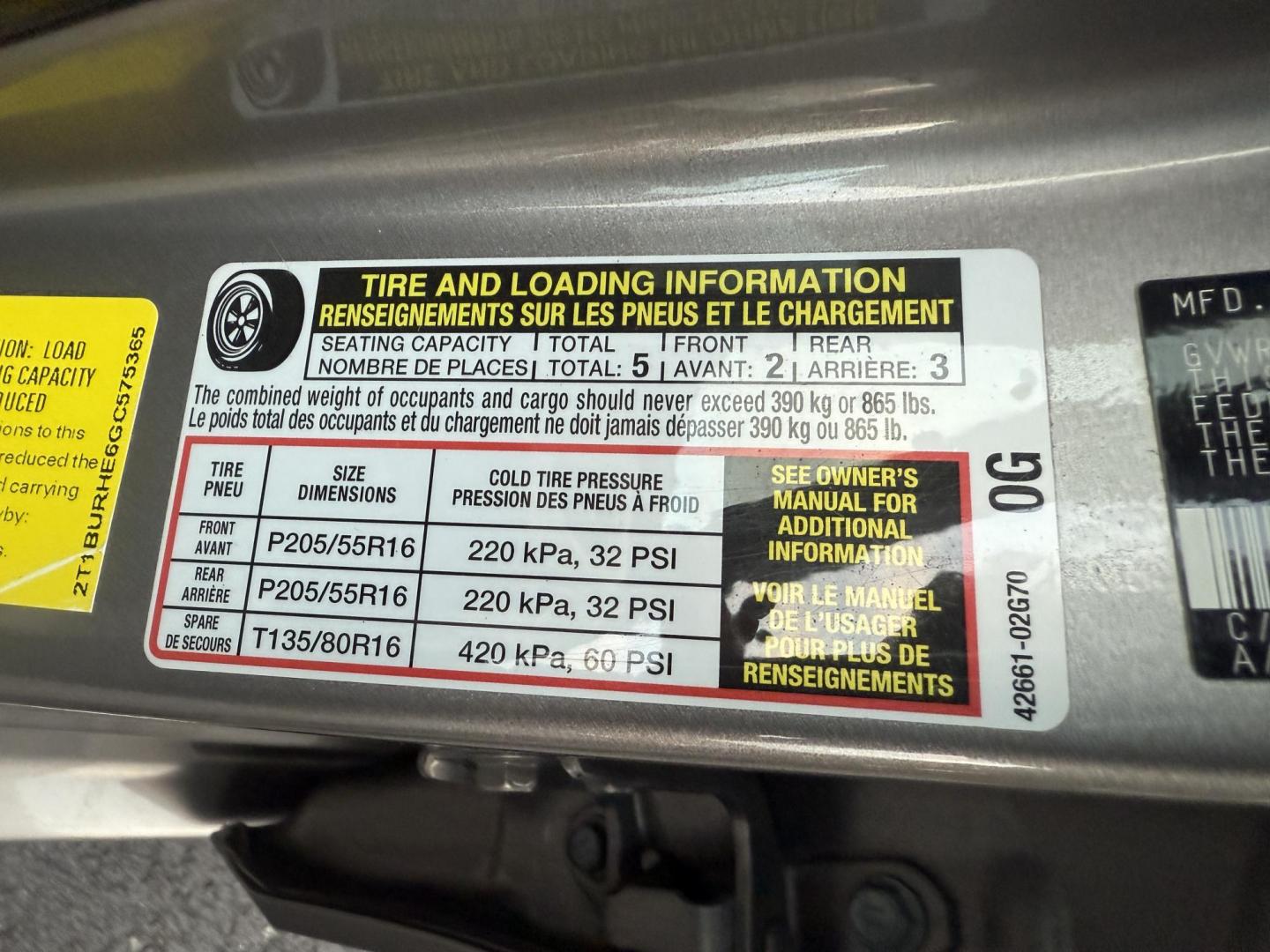 2016 Gray /Tan Toyota Corolla LE (2T1BURHE6GC) with an 1.8L I4 DOHC 16V engine, Automatic transmission, located at 11115 Chardon Rd. , Chardon, OH, 44024, (440) 214-9705, 41.580246, -81.241943 - Enjoy reliability, efficiency, and comfort in this 2016 Toyota Corolla LE. Powered by a fuel-efficient 1.8L I4 engine, this sedan delivers up to 37 MPG on the highway and features selectable ECO and Sport modes for a personalized driving experience. The well-appointed interior includes single zone a - Photo#17