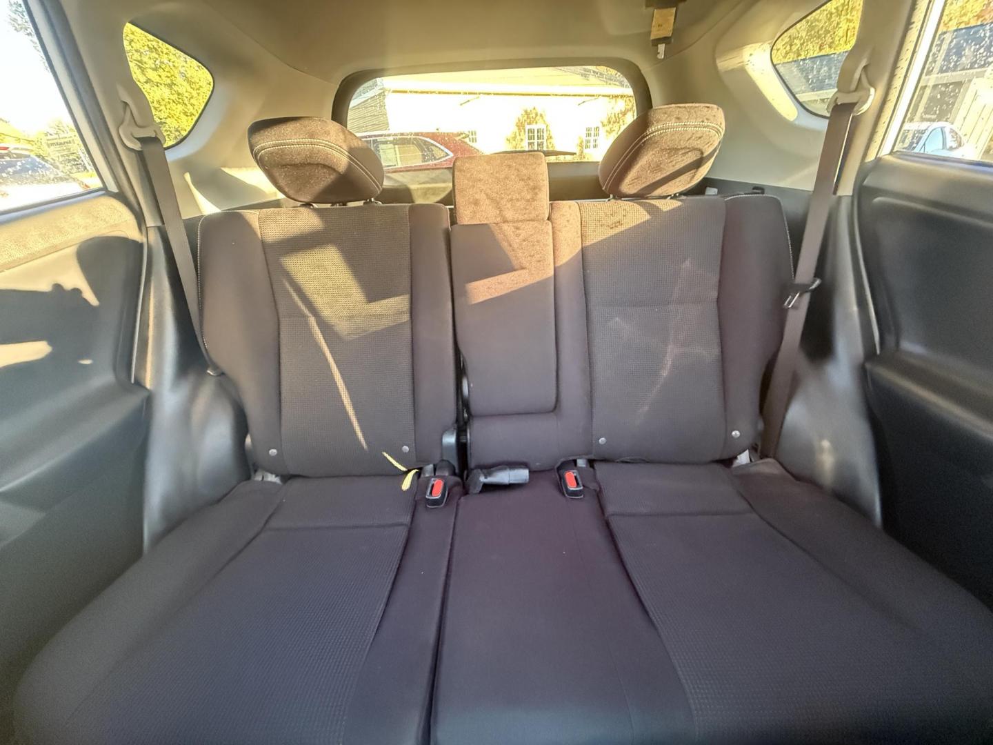 2017 White /Black Toyota RAV4 XLE AWD (JTMRFREV9HJ) with an 2.5LI4 DOHC 16V engine, 6A transmission, located at 11115 Chardon Rd. , Chardon, OH, 44024, (440) 214-9705, 41.580246, -81.241943 - 2017 Toyota RAV4 XLE AWD – Efficient, Smart, and Ready for Adventure Take on any journey with confidence in this 2017 Toyota RAV4 XLE AWD. Powered by a fuel-efficient 2.5L I4 engine and 6-speed automatic transmission, this SUV delivers 28 MPG on the highway, while Sport and ECO modes let you ta - Photo#33