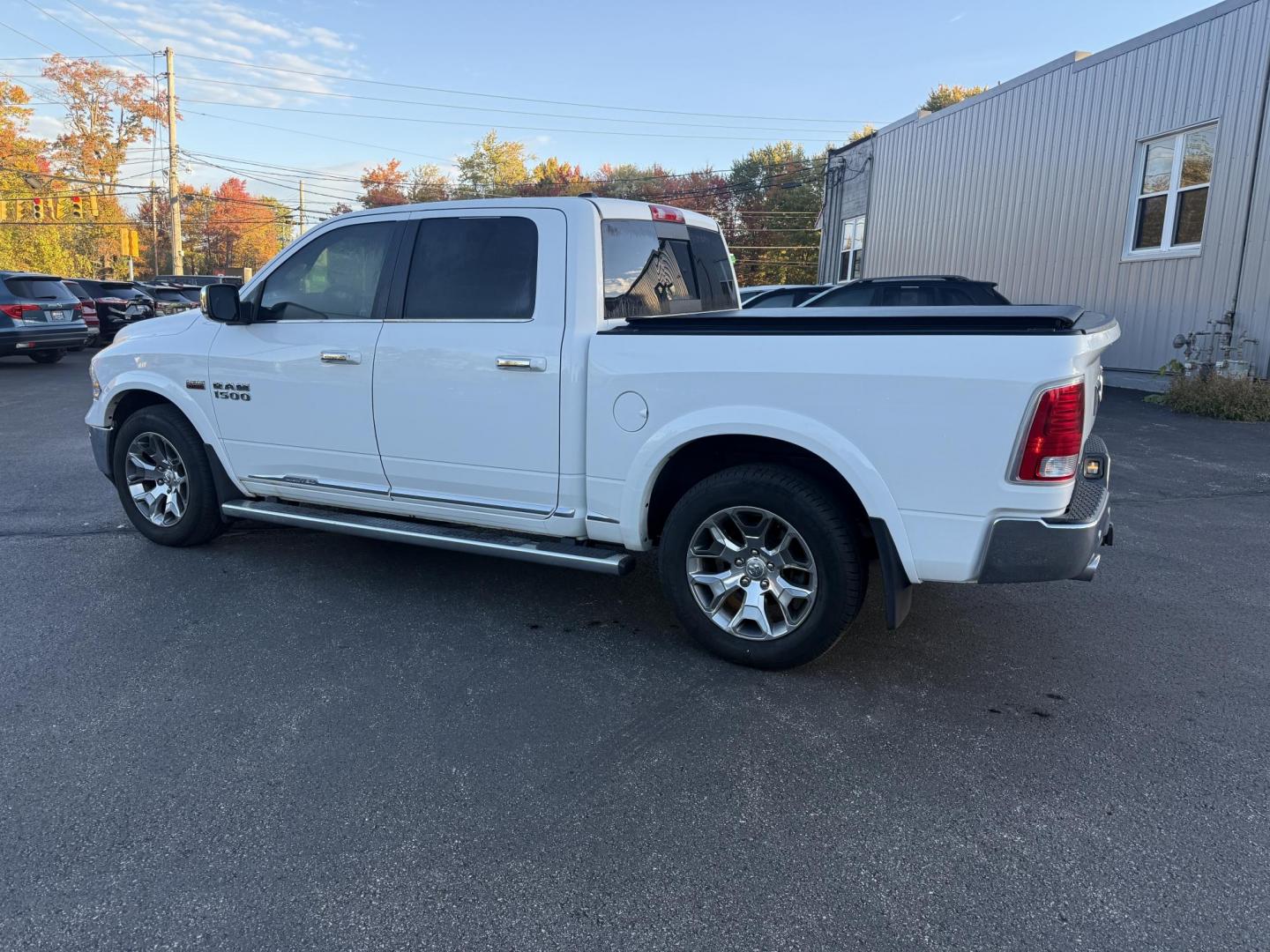2017 White /Black RAM 1500 Limited Crew Cab SWB 4WD (1C6RR7PT4HS) with an 5.7L V8 OHV 16V engine, 8A transmission, located at 11115 Chardon Rd. , Chardon, OH, 44024, (440) 214-9705, 41.580246, -81.241943 - 2017 Ram 1500 Crew Cab Limited 4WD – Luxury and Power Combined Experience top-tier performance and comfort in this 2017 Ram 1500 Crew Cab Limited 4WD. Powered by a legendary 5.7L HEMI V8 engine with 395 HP and 410 lb-ft of torque, this truck offers an 8-speed automatic transmission, on-demand 4 - Photo#14