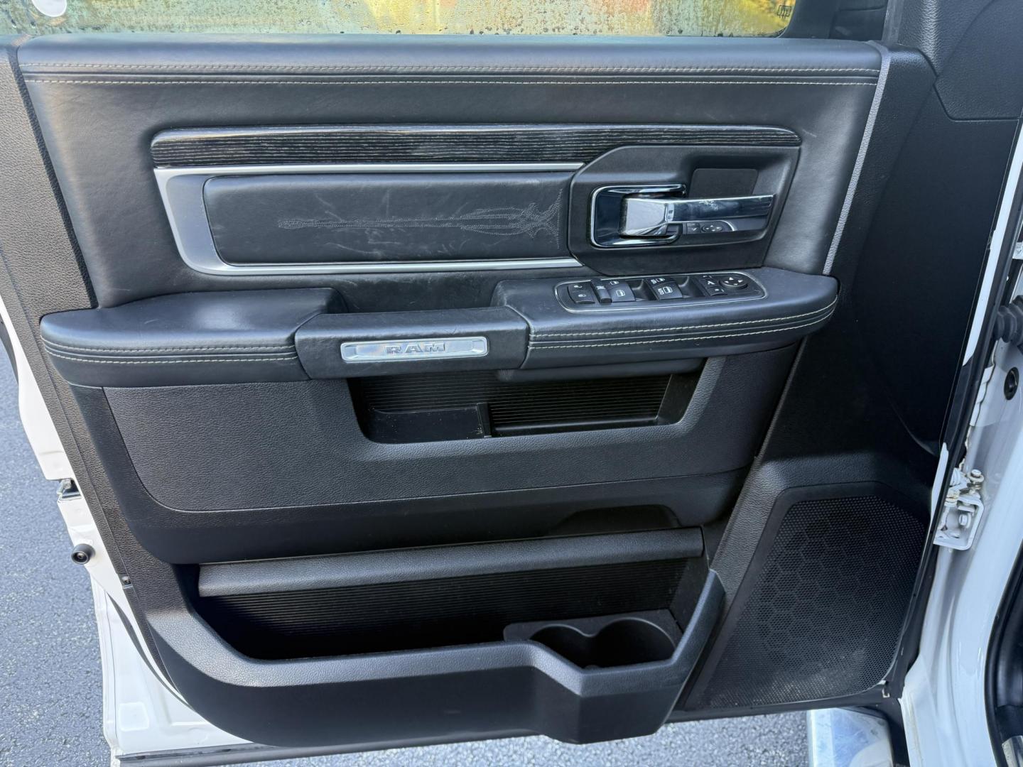 2017 White /Black RAM 1500 Limited Crew Cab SWB 4WD (1C6RR7PT4HS) with an 5.7L V8 OHV 16V engine, 8A transmission, located at 11115 Chardon Rd. , Chardon, OH, 44024, (440) 214-9705, 41.580246, -81.241943 - 2017 Ram 1500 Crew Cab Limited 4WD – Luxury and Power Combined Experience top-tier performance and comfort in this 2017 Ram 1500 Crew Cab Limited 4WD. Powered by a legendary 5.7L HEMI V8 engine with 395 HP and 410 lb-ft of torque, this truck offers an 8-speed automatic transmission, on-demand 4 - Photo#20