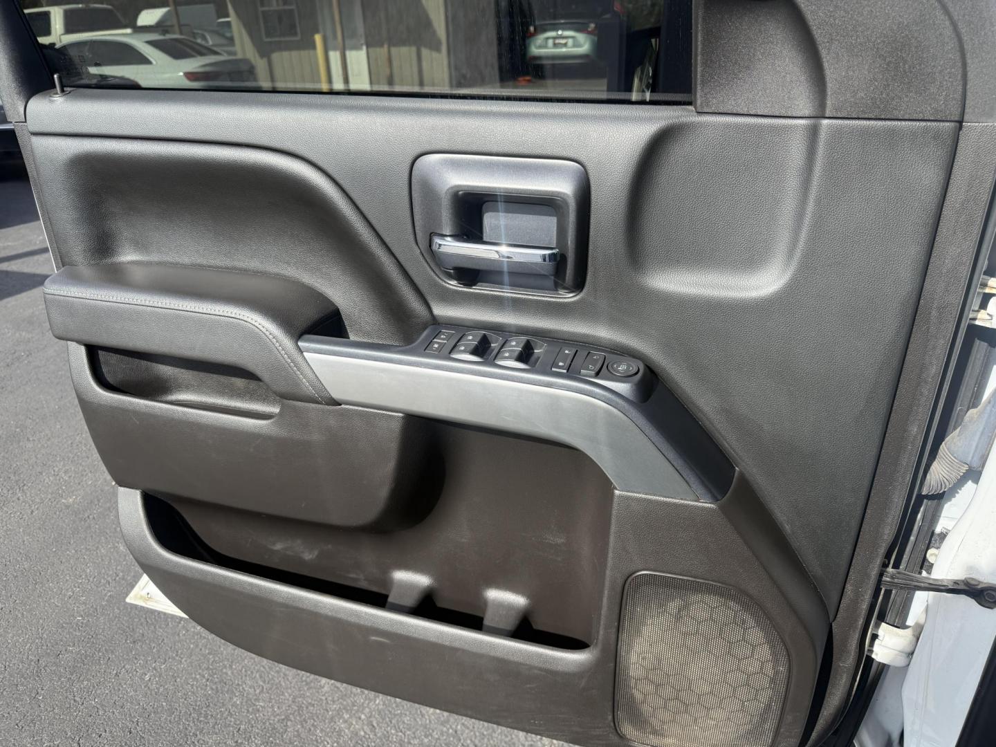 2017 White /Black Chevrolet Silverado 3500HD LT Double Cab Long Box 4WD (1GC2KZEG4HZ) with an 6.0L V8 OHV 16V FFV engine, 6A transmission, located at 547 E. Main St., Orwell, OH, 44076, (440) 437-5893, 41.535435, -80.847855 - Built to Haul, Loaded with Comfort – 2017 Silverado 3500 HD LT Double Cab Get the job done with confidence in this 2017 Chevrolet Silverado 3500 HD LT Double Cab Long Bed 4WD. Powered by a robust 6.0L Vortec V8 engine and a 6-speed automatic transmission with 4.10 gearing, this truck boasts a mas - Photo#19