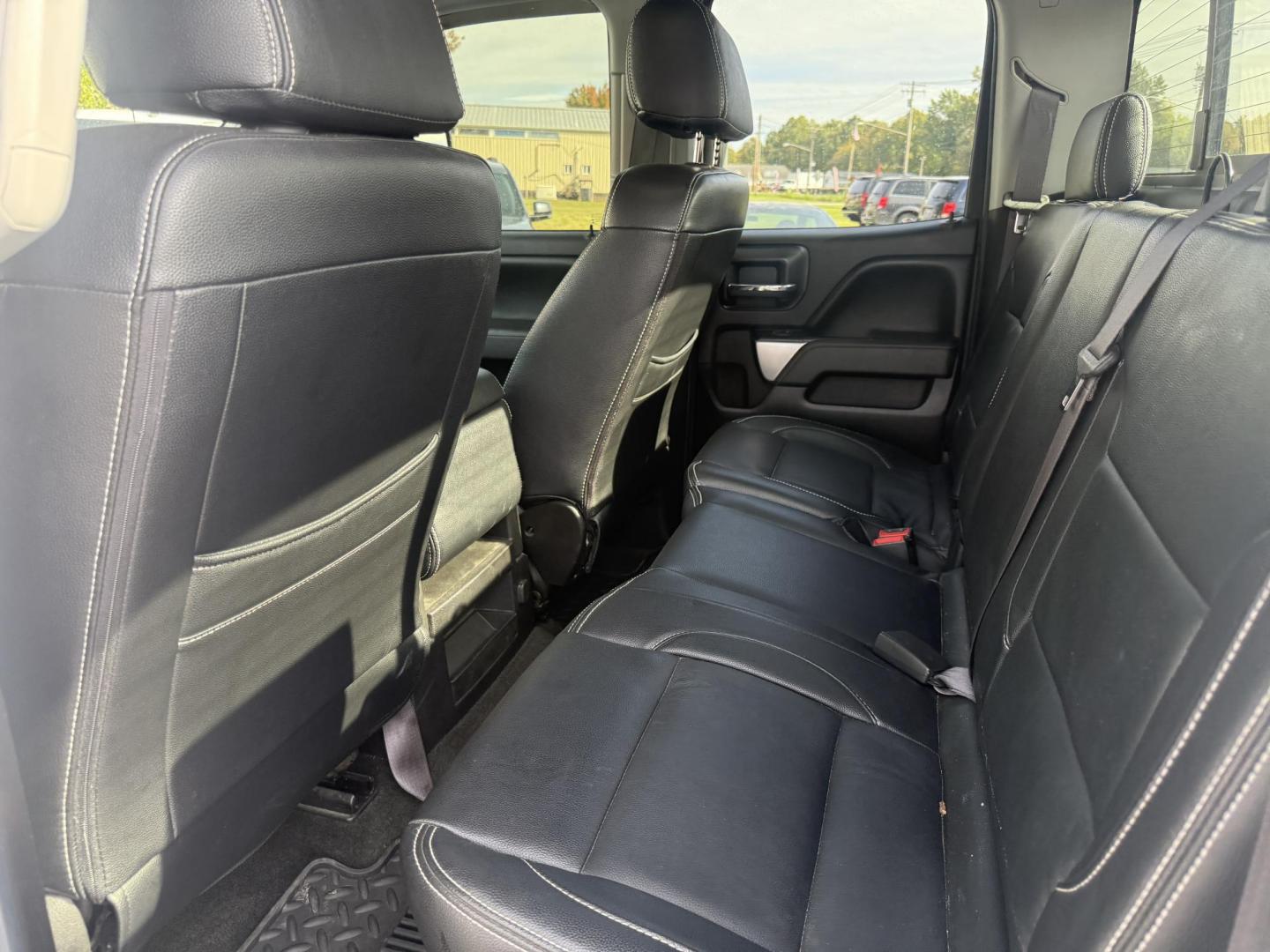 2017 White /Black Chevrolet Silverado 3500HD LT Double Cab Long Box 4WD (1GC2KZEG4HZ) with an 6.0L V8 OHV 16V FFV engine, 6A transmission, located at 547 E. Main St., Orwell, OH, 44076, (440) 437-5893, 41.535435, -80.847855 - Built to Haul, Loaded with Comfort – 2017 Silverado 3500 HD LT Double Cab Get the job done with confidence in this 2017 Chevrolet Silverado 3500 HD LT Double Cab Long Bed 4WD. Powered by a robust 6.0L Vortec V8 engine and a 6-speed automatic transmission with 4.10 gearing, this truck boasts a mas - Photo#34