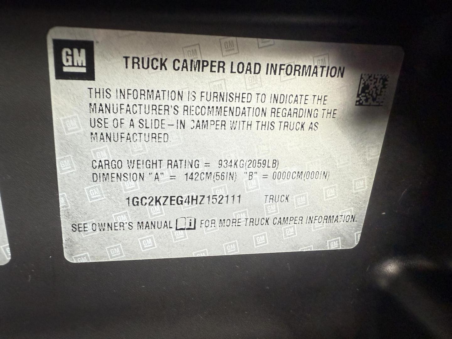 2017 White /Black Chevrolet Silverado 3500HD LT Double Cab Long Box 4WD (1GC2KZEG4HZ) with an 6.0L V8 OHV 16V FFV engine, 6A transmission, located at 547 E. Main St., Orwell, OH, 44076, (440) 437-5893, 41.535435, -80.847855 - Built to Haul, Loaded with Comfort – 2017 Silverado 3500 HD LT Double Cab Get the job done with confidence in this 2017 Chevrolet Silverado 3500 HD LT Double Cab Long Bed 4WD. Powered by a robust 6.0L Vortec V8 engine and a 6-speed automatic transmission with 4.10 gearing, this truck boasts a mas - Photo#45