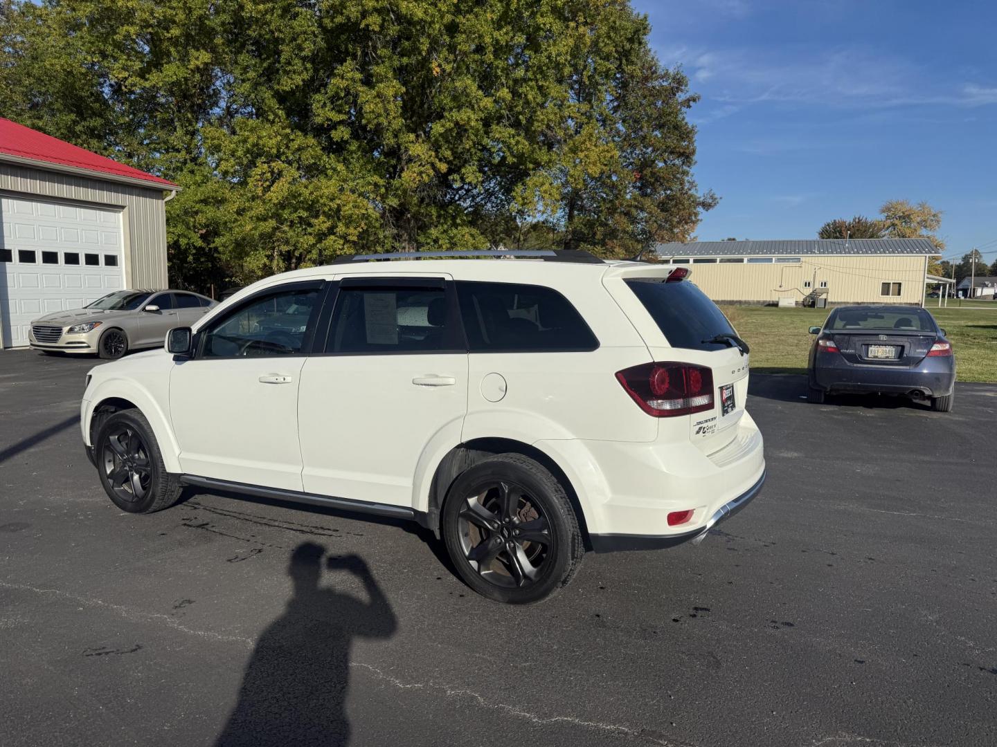 2018 White /Black Dodge Journey Crossroad AWD (3C4PDDGG1JT) with an 3.6L V6 DOHC 24V engine, 6A transmission, located at 547 E. Main St., Orwell, OH, 44076, (440) 437-5893, 41.535435, -80.847855 - Adventure-Ready and Family-Focused – 2018 Dodge Journey Crossroad AWD Embrace every journey with confidence in this 2018 Dodge Journey Crossroad AWD. Powered by the reliable 3.6L Pentastar V6 engine and a smooth 6-speed automatic transmission, this SUV delivers spirited performance while achiev - Photo#10