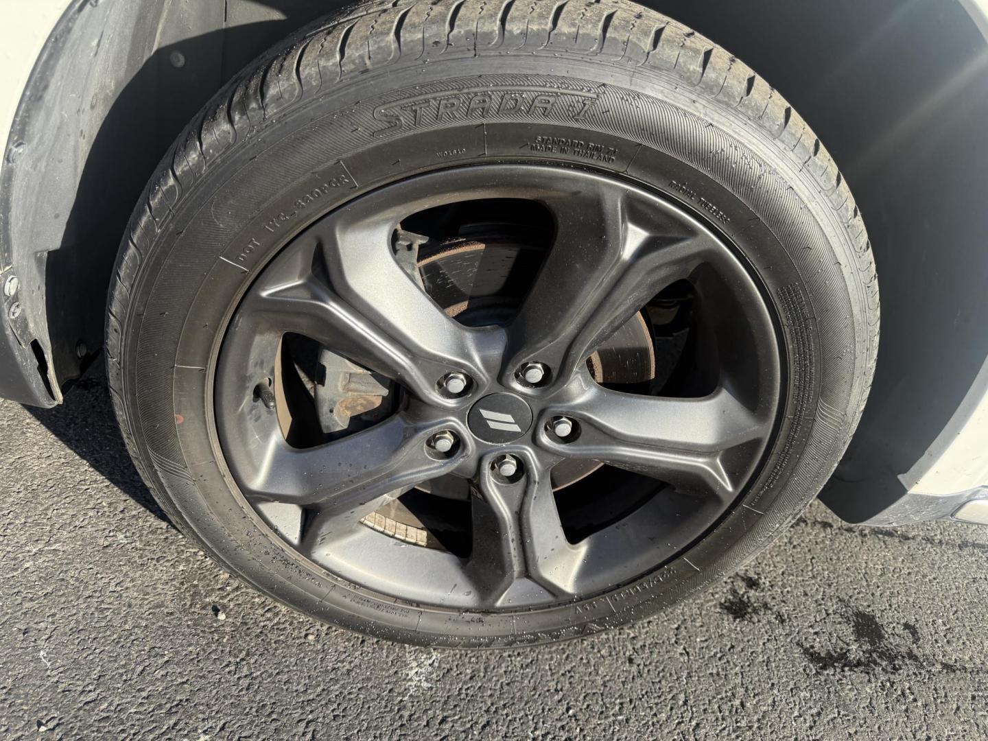 2018 White /Black Dodge Journey Crossroad AWD (3C4PDDGG1JT) with an 3.6L V6 DOHC 24V engine, 6A transmission, located at 547 E. Main St., Orwell, OH, 44076, (440) 437-5893, 41.535435, -80.847855 - Adventure-Ready and Family-Focused – 2018 Dodge Journey Crossroad AWD Embrace every journey with confidence in this 2018 Dodge Journey Crossroad AWD. Powered by the reliable 3.6L Pentastar V6 engine and a smooth 6-speed automatic transmission, this SUV delivers spirited performance while achiev - Photo#13