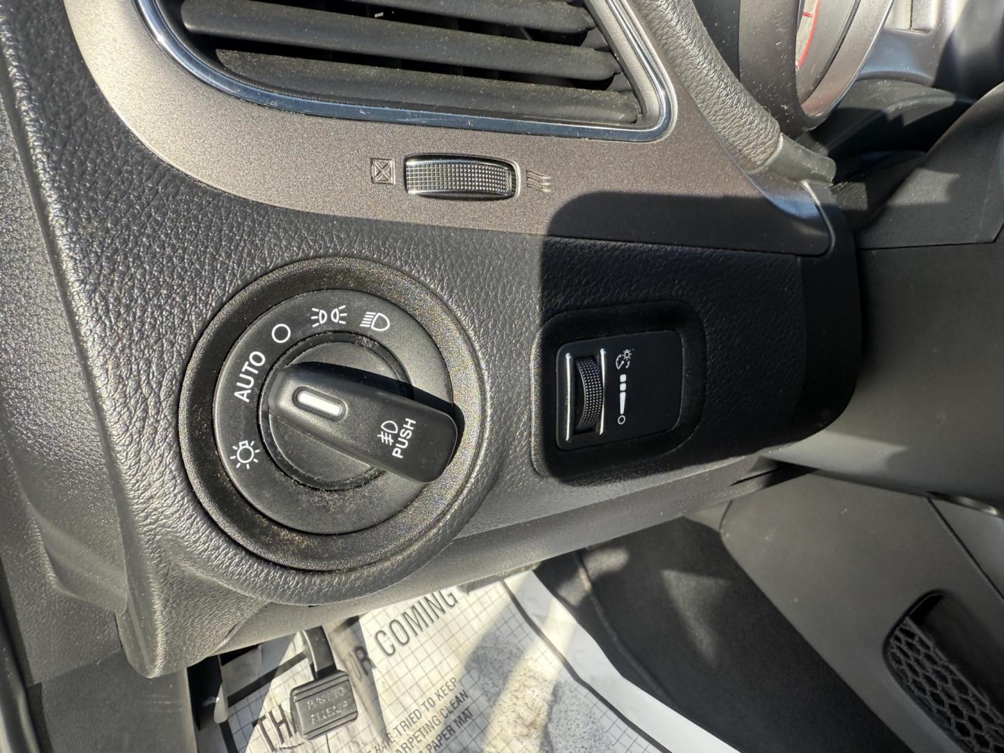 2018 White /Black Dodge Journey Crossroad AWD (3C4PDDGG1JT) with an 3.6L V6 DOHC 24V engine, 6A transmission, located at 547 E. Main St., Orwell, OH, 44076, (440) 437-5893, 41.535435, -80.847855 - Adventure-Ready and Family-Focused – 2018 Dodge Journey Crossroad AWD Embrace every journey with confidence in this 2018 Dodge Journey Crossroad AWD. Powered by the reliable 3.6L Pentastar V6 engine and a smooth 6-speed automatic transmission, this SUV delivers spirited performance while achiev - Photo#20