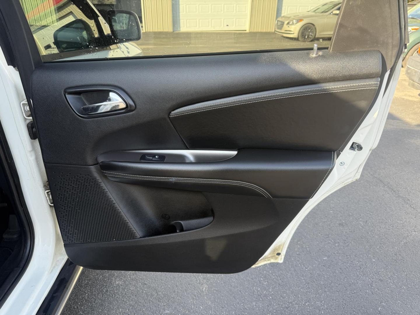 2018 White /Black Dodge Journey Crossroad AWD (3C4PDDGG1JT) with an 3.6L V6 DOHC 24V engine, 6A transmission, located at 547 E. Main St., Orwell, OH, 44076, (440) 437-5893, 41.535435, -80.847855 - Adventure-Ready and Family-Focused – 2018 Dodge Journey Crossroad AWD Embrace every journey with confidence in this 2018 Dodge Journey Crossroad AWD. Powered by the reliable 3.6L Pentastar V6 engine and a smooth 6-speed automatic transmission, this SUV delivers spirited performance while achiev - Photo#46