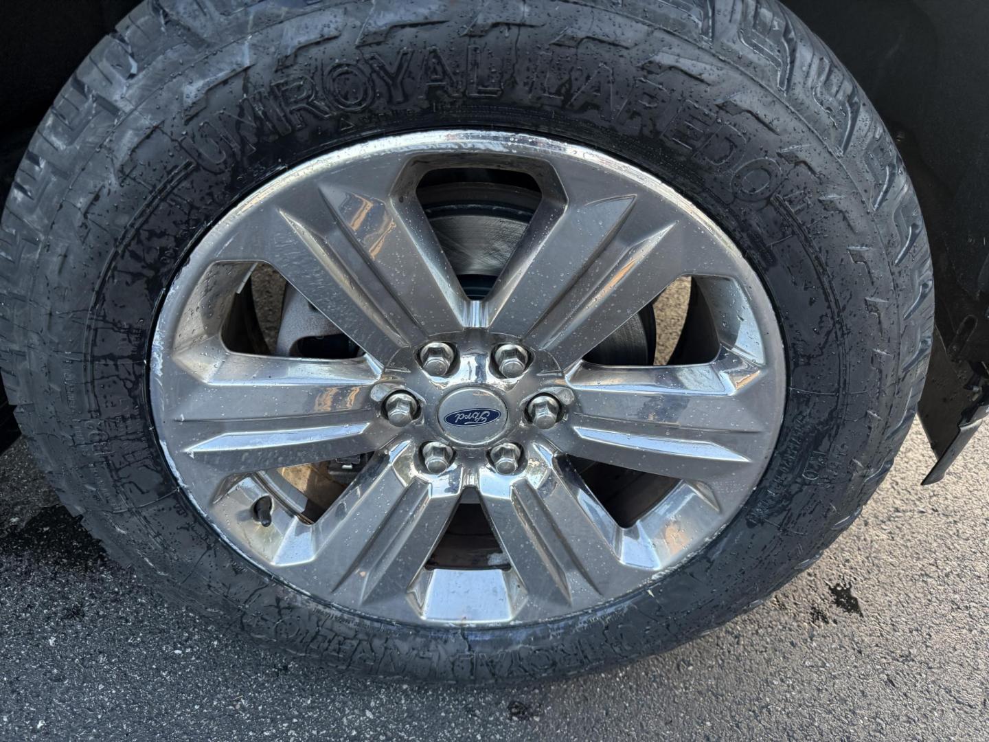 2019 Red /Gray Ford F-150 XLT SuperCrew 5.5-ft. Bed 4WD (1FTEW1E43KF) with an 3.5L V6 Twin Turbo engine, 10 Speed Automatic Transmission transmission, located at 11115 Chardon Rd. , Chardon, OH, 44024, (440) 214-9705, 41.580246, -81.241943 - Photo#3