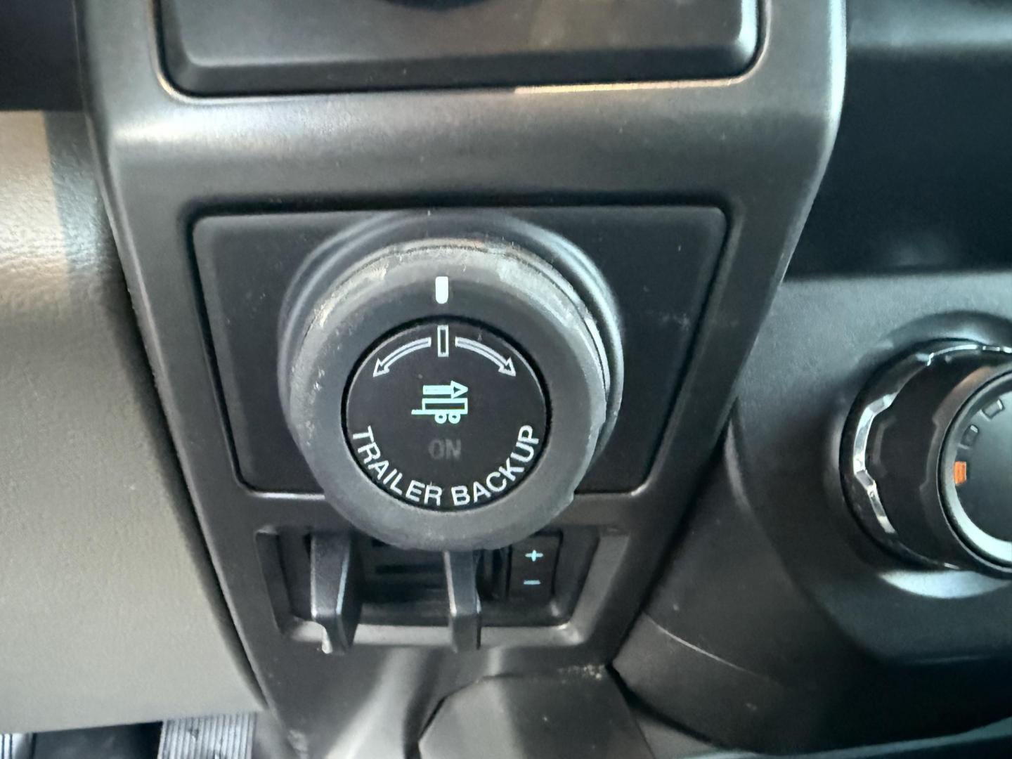 2019 Red /Gray Ford F-150 XLT SuperCrew 5.5-ft. Bed 4WD (1FTEW1E43KF) with an 3.5L V6 Twin Turbo engine, 10 Speed Automatic Transmission transmission, located at 11115 Chardon Rd. , Chardon, OH, 44024, (440) 214-9705, 41.580246, -81.241943 - Photo#31