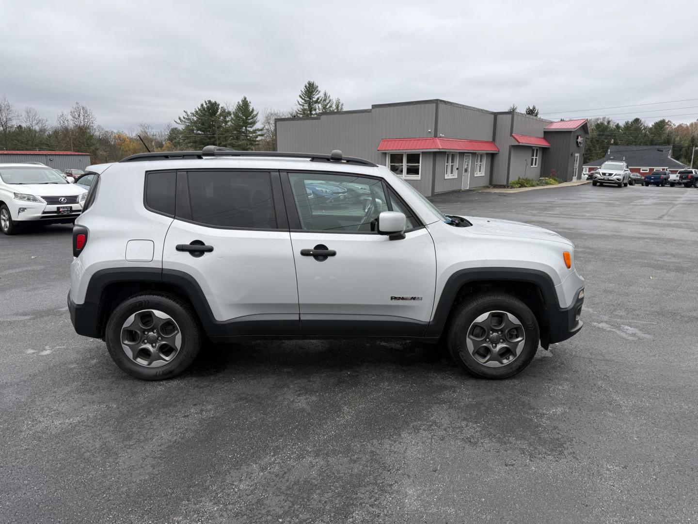 2015 Silver /Gray Jeep Renegade Latitude 4X4 (ZACCJBBH0FP) with an 1.4L I4 DOHC 16V TURBO engine, 6 Speed Manual transmission, located at 11115 Chardon Rd. , Chardon, OH, 44024, (440) 214-9705, 41.580246, -81.241943 - BRAND NEW CLUTH – 2015 Jeep Renegade Latitude 4WD – Adventure-Ready, Efficient, and Packed with Features Embrace every adventure with this 2015 Jeep Renegade Latitude 4WD. Powered by a spirited 1.4L MultiAir Turbo engine and paired with a 6-speed manual transmission, this Renegade offers an e - Photo#5