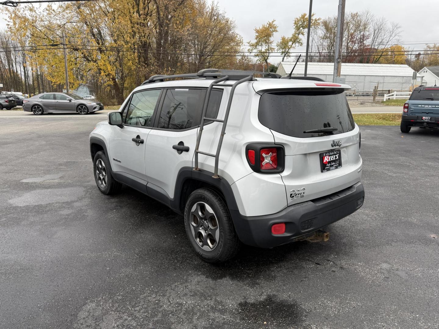 2015 Silver /Gray Jeep Renegade Latitude 4X4 (ZACCJBBH0FP) with an 1.4L I4 DOHC 16V TURBO engine, 6 Speed Manual transmission, located at 11115 Chardon Rd. , Chardon, OH, 44024, (440) 214-9705, 41.580246, -81.241943 - BRAND NEW CLUTH – 2015 Jeep Renegade Latitude 4WD – Adventure-Ready, Efficient, and Packed with Features Embrace every adventure with this 2015 Jeep Renegade Latitude 4WD. Powered by a spirited 1.4L MultiAir Turbo engine and paired with a 6-speed manual transmission, this Renegade offers an e - Photo#9