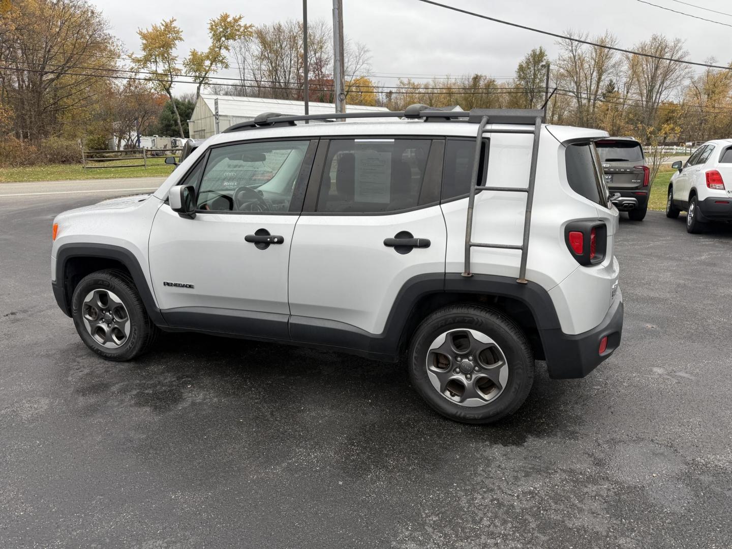 2015 Silver /Gray Jeep Renegade Latitude 4X4 (ZACCJBBH0FP) with an 1.4L I4 DOHC 16V TURBO engine, 6 Speed Manual transmission, located at 11115 Chardon Rd. , Chardon, OH, 44024, (440) 214-9705, 41.580246, -81.241943 - BRAND NEW CLUTH – 2015 Jeep Renegade Latitude 4WD – Adventure-Ready, Efficient, and Packed with Features Embrace every adventure with this 2015 Jeep Renegade Latitude 4WD. Powered by a spirited 1.4L MultiAir Turbo engine and paired with a 6-speed manual transmission, this Renegade offers an e - Photo#10