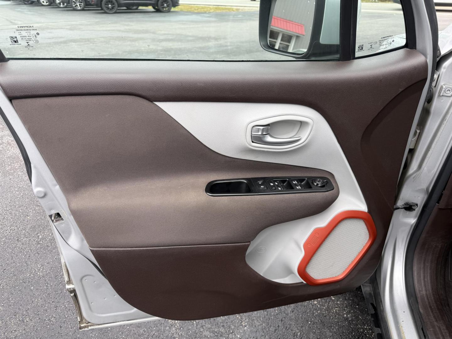 2015 Silver /Gray Jeep Renegade Latitude 4X4 (ZACCJBBH0FP) with an 1.4L I4 DOHC 16V TURBO engine, 6 Speed Manual transmission, located at 11115 Chardon Rd. , Chardon, OH, 44024, (440) 214-9705, 41.580246, -81.241943 - BRAND NEW CLUTH – 2015 Jeep Renegade Latitude 4WD – Adventure-Ready, Efficient, and Packed with Features Embrace every adventure with this 2015 Jeep Renegade Latitude 4WD. Powered by a spirited 1.4L MultiAir Turbo engine and paired with a 6-speed manual transmission, this Renegade offers an e - Photo#16