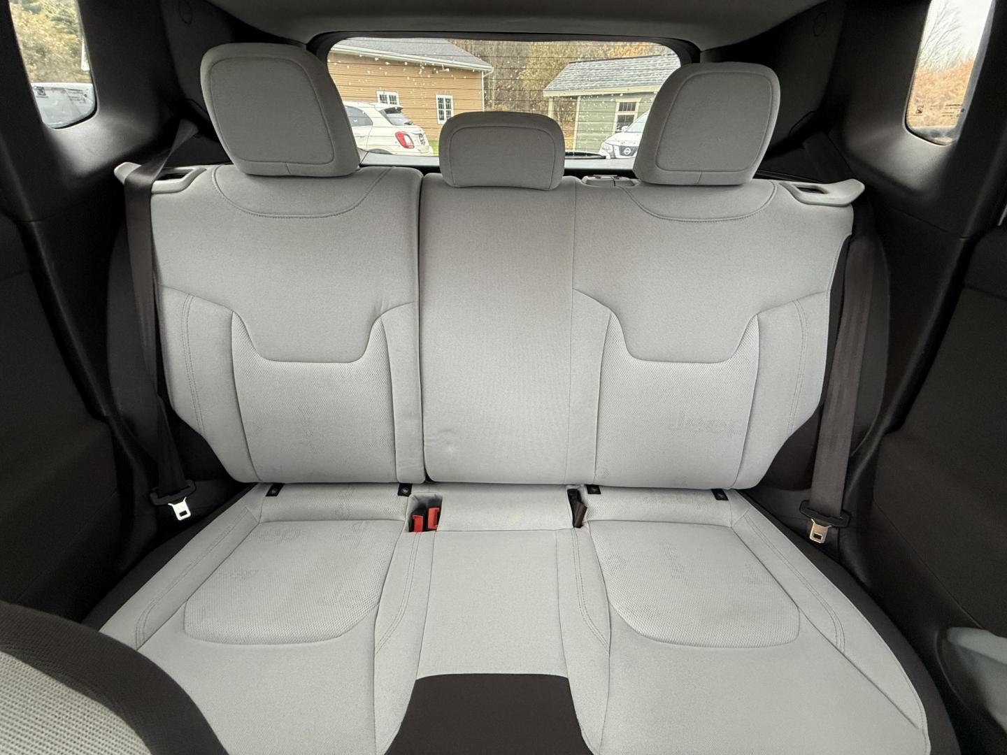 2015 Silver /Gray Jeep Renegade Latitude 4X4 (ZACCJBBH0FP) with an 1.4L I4 DOHC 16V TURBO engine, 6 Speed Manual transmission, located at 11115 Chardon Rd. , Chardon, OH, 44024, (440) 214-9705, 41.580246, -81.241943 - BRAND NEW CLUTH – 2015 Jeep Renegade Latitude 4WD – Adventure-Ready, Efficient, and Packed with Features Embrace every adventure with this 2015 Jeep Renegade Latitude 4WD. Powered by a spirited 1.4L MultiAir Turbo engine and paired with a 6-speed manual transmission, this Renegade offers an e - Photo#31