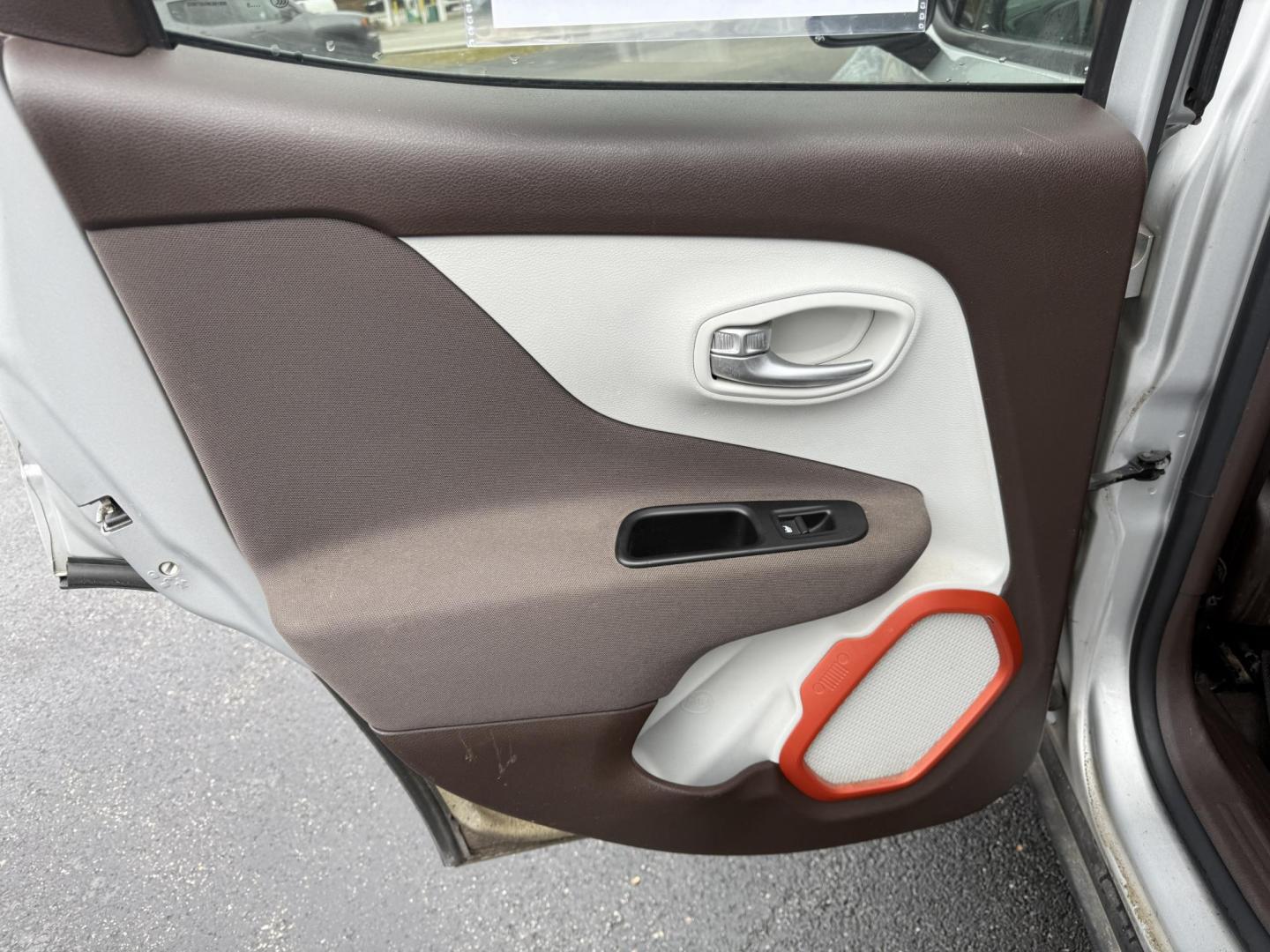 2015 Silver /Gray Jeep Renegade Latitude 4X4 (ZACCJBBH0FP) with an 1.4L I4 DOHC 16V TURBO engine, 6 Speed Manual transmission, located at 11115 Chardon Rd. , Chardon, OH, 44024, (440) 214-9705, 41.580246, -81.241943 - BRAND NEW CLUTH – 2015 Jeep Renegade Latitude 4WD – Adventure-Ready, Efficient, and Packed with Features Embrace every adventure with this 2015 Jeep Renegade Latitude 4WD. Powered by a spirited 1.4L MultiAir Turbo engine and paired with a 6-speed manual transmission, this Renegade offers an e - Photo#33