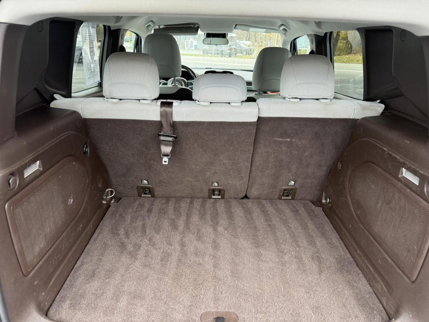 2015 Silver /Gray Jeep Renegade Latitude 4X4 (ZACCJBBH0FP) with an 1.4L I4 DOHC 16V TURBO engine, 6 Speed Manual transmission, located at 11115 Chardon Rd. , Chardon, OH, 44024, (440) 214-9705, 41.580246, -81.241943 - BRAND NEW CLUTH – 2015 Jeep Renegade Latitude 4WD – Adventure-Ready, Efficient, and Packed with Features Embrace every adventure with this 2015 Jeep Renegade Latitude 4WD. Powered by a spirited 1.4L MultiAir Turbo engine and paired with a 6-speed manual transmission, this Renegade offers an e - Photo#35