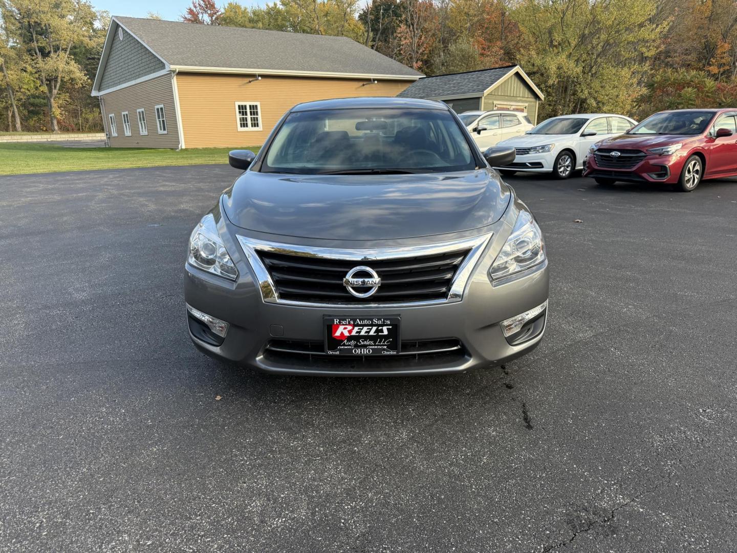 2015 Silver /Black Nissan Altima 2.5 S (1N4AL3AP1FC) with an 2.5L I4 DOHC 16V engine, Automatic transmission, located at 11115 Chardon Rd. , Chardon, OH, 44024, (440) 214-9705, 41.580246, -81.241943 - 2015 Nissan Altima 2.5 S – Low Mileage, Impressive Efficiency, and Everyday Comfort Enjoy outstanding reliability and remarkable efficiency with this 2015 Nissan Altima 2.5 S, boasting only 22,008 miles! Its fuel-sipping 2.5L I4 engine returns up to 37 MPG on the highway, making it the perfect - Photo#1