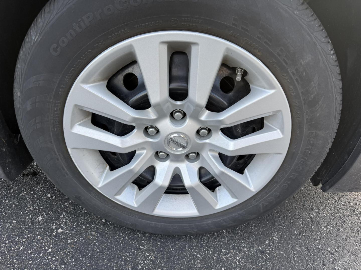 2015 Silver /Black Nissan Altima 2.5 S (1N4AL3AP1FC) with an 2.5L I4 DOHC 16V engine, Automatic transmission, located at 11115 Chardon Rd. , Chardon, OH, 44024, (440) 214-9705, 41.580246, -81.241943 - 2015 Nissan Altima 2.5 S – Low Mileage, Impressive Efficiency, and Everyday Comfort Enjoy outstanding reliability and remarkable efficiency with this 2015 Nissan Altima 2.5 S, boasting only 22,008 miles! Its fuel-sipping 2.5L I4 engine returns up to 37 MPG on the highway, making it the perfect - Photo#4