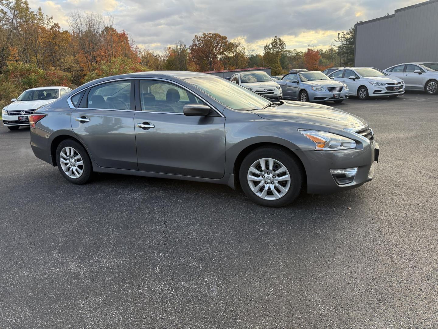 2015 Silver /Black Nissan Altima 2.5 S (1N4AL3AP1FC) with an 2.5L I4 DOHC 16V engine, Automatic transmission, located at 11115 Chardon Rd. , Chardon, OH, 44024, (440) 214-9705, 41.580246, -81.241943 - 2015 Nissan Altima 2.5 S – Low Mileage, Impressive Efficiency, and Everyday Comfort Enjoy outstanding reliability and remarkable efficiency with this 2015 Nissan Altima 2.5 S, boasting only 22,008 miles! Its fuel-sipping 2.5L I4 engine returns up to 37 MPG on the highway, making it the perfect - Photo#3