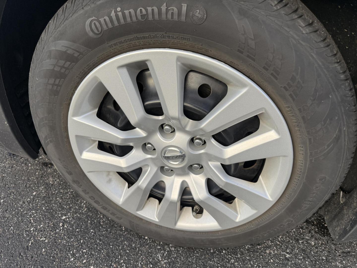 2015 Silver /Black Nissan Altima 2.5 S (1N4AL3AP1FC) with an 2.5L I4 DOHC 16V engine, Automatic transmission, located at 11115 Chardon Rd. , Chardon, OH, 44024, (440) 214-9705, 41.580246, -81.241943 - 2015 Nissan Altima 2.5 S – Low Mileage, Impressive Efficiency, and Everyday Comfort Enjoy outstanding reliability and remarkable efficiency with this 2015 Nissan Altima 2.5 S, boasting only 22,008 miles! Its fuel-sipping 2.5L I4 engine returns up to 37 MPG on the highway, making it the perfect - Photo#13