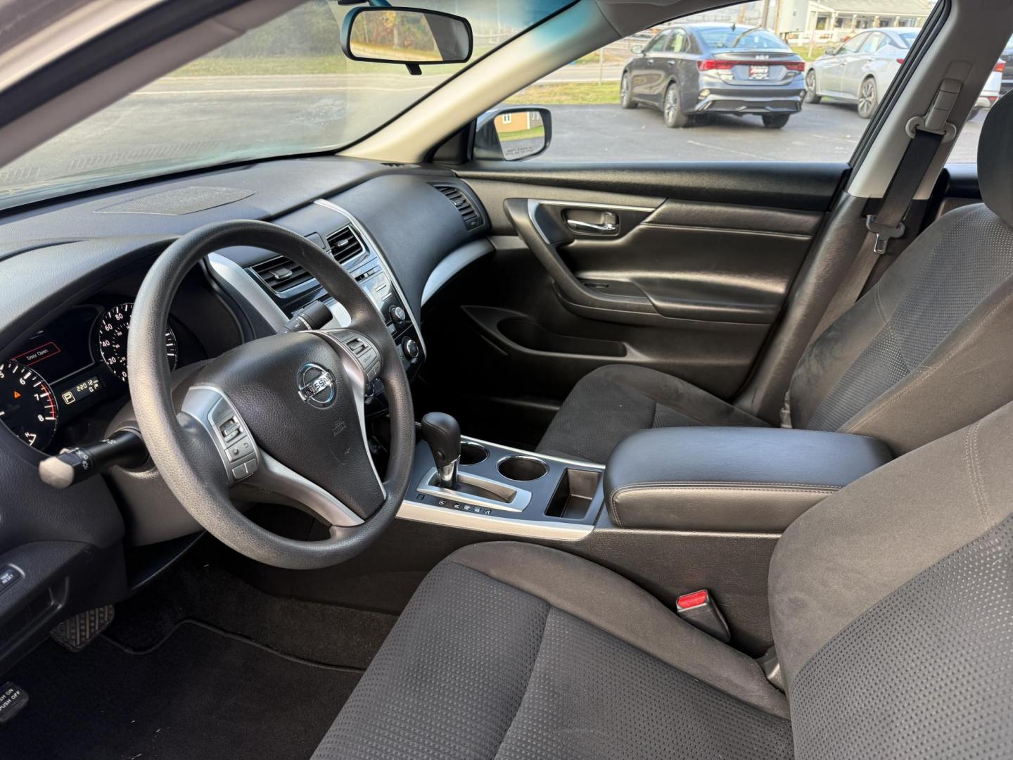 2015 Silver /Black Nissan Altima 2.5 S (1N4AL3AP1FC) with an 2.5L I4 DOHC 16V engine, Automatic transmission, located at 11115 Chardon Rd. , Chardon, OH, 44024, (440) 214-9705, 41.580246, -81.241943 - 2015 Nissan Altima 2.5 S – Low Mileage, Impressive Efficiency, and Everyday Comfort Enjoy outstanding reliability and remarkable efficiency with this 2015 Nissan Altima 2.5 S, boasting only 22,008 miles! Its fuel-sipping 2.5L I4 engine returns up to 37 MPG on the highway, making it the perfect - Photo#17