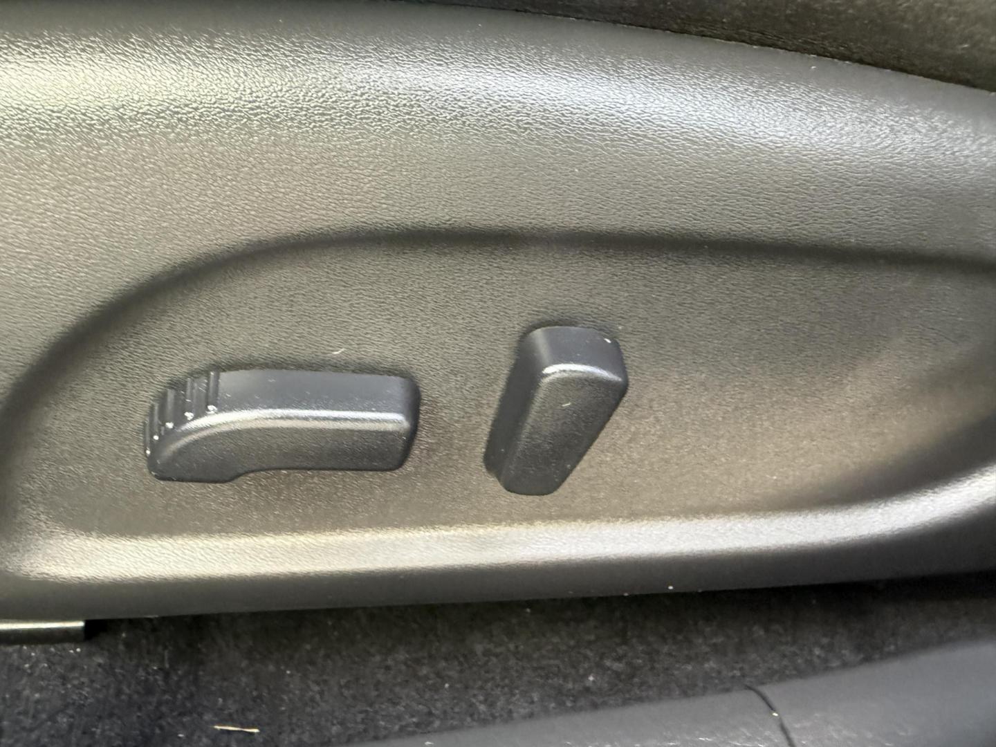 2015 Silver /Black Nissan Altima 2.5 S (1N4AL3AP1FC) with an 2.5L I4 DOHC 16V engine, Automatic transmission, located at 11115 Chardon Rd. , Chardon, OH, 44024, (440) 214-9705, 41.580246, -81.241943 - 2015 Nissan Altima 2.5 S – Low Mileage, Impressive Efficiency, and Everyday Comfort Enjoy outstanding reliability and remarkable efficiency with this 2015 Nissan Altima 2.5 S, boasting only 22,008 miles! Its fuel-sipping 2.5L I4 engine returns up to 37 MPG on the highway, making it the perfect - Photo#21