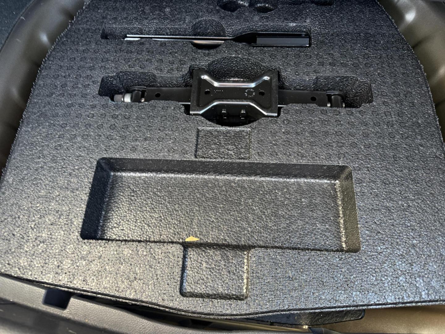 2015 Silver /Black Nissan Altima 2.5 S (1N4AL3AP1FC) with an 2.5L I4 DOHC 16V engine, Automatic transmission, located at 11115 Chardon Rd. , Chardon, OH, 44024, (440) 214-9705, 41.580246, -81.241943 - 2015 Nissan Altima 2.5 S – Low Mileage, Impressive Efficiency, and Everyday Comfort Enjoy outstanding reliability and remarkable efficiency with this 2015 Nissan Altima 2.5 S, boasting only 22,008 miles! Its fuel-sipping 2.5L I4 engine returns up to 37 MPG on the highway, making it the perfect - Photo#41