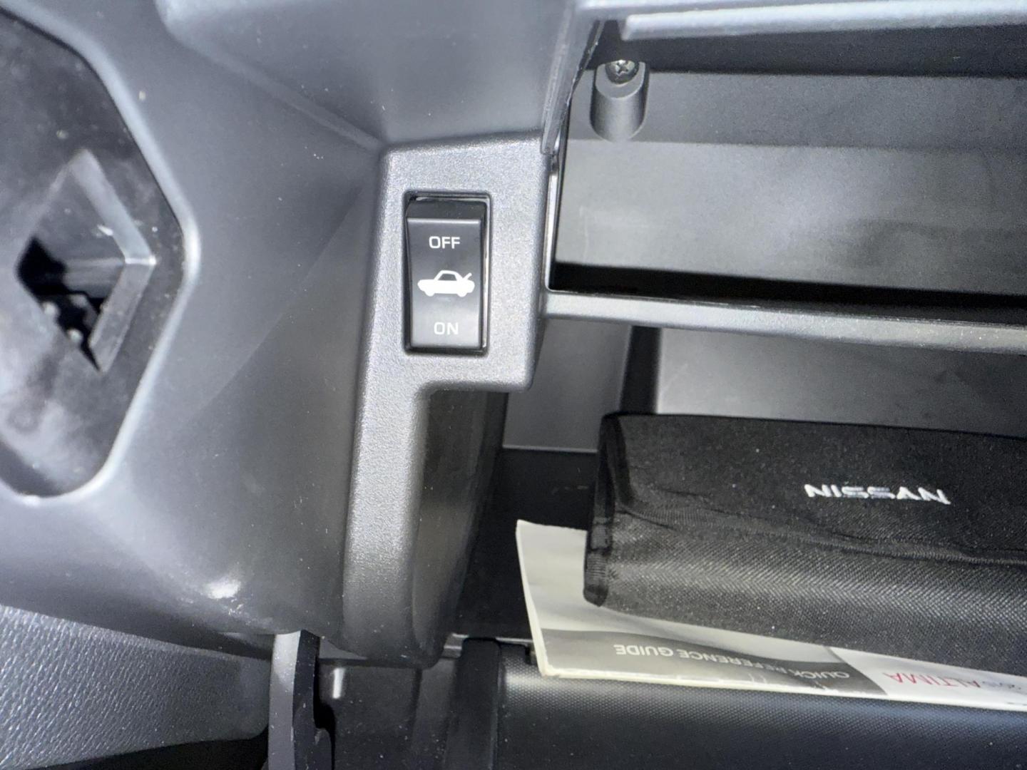 2015 Silver /Black Nissan Altima 2.5 S (1N4AL3AP1FC) with an 2.5L I4 DOHC 16V engine, Automatic transmission, located at 11115 Chardon Rd. , Chardon, OH, 44024, (440) 214-9705, 41.580246, -81.241943 - 2015 Nissan Altima 2.5 S – Low Mileage, Impressive Efficiency, and Everyday Comfort Enjoy outstanding reliability and remarkable efficiency with this 2015 Nissan Altima 2.5 S, boasting only 22,008 miles! Its fuel-sipping 2.5L I4 engine returns up to 37 MPG on the highway, making it the perfect - Photo#46