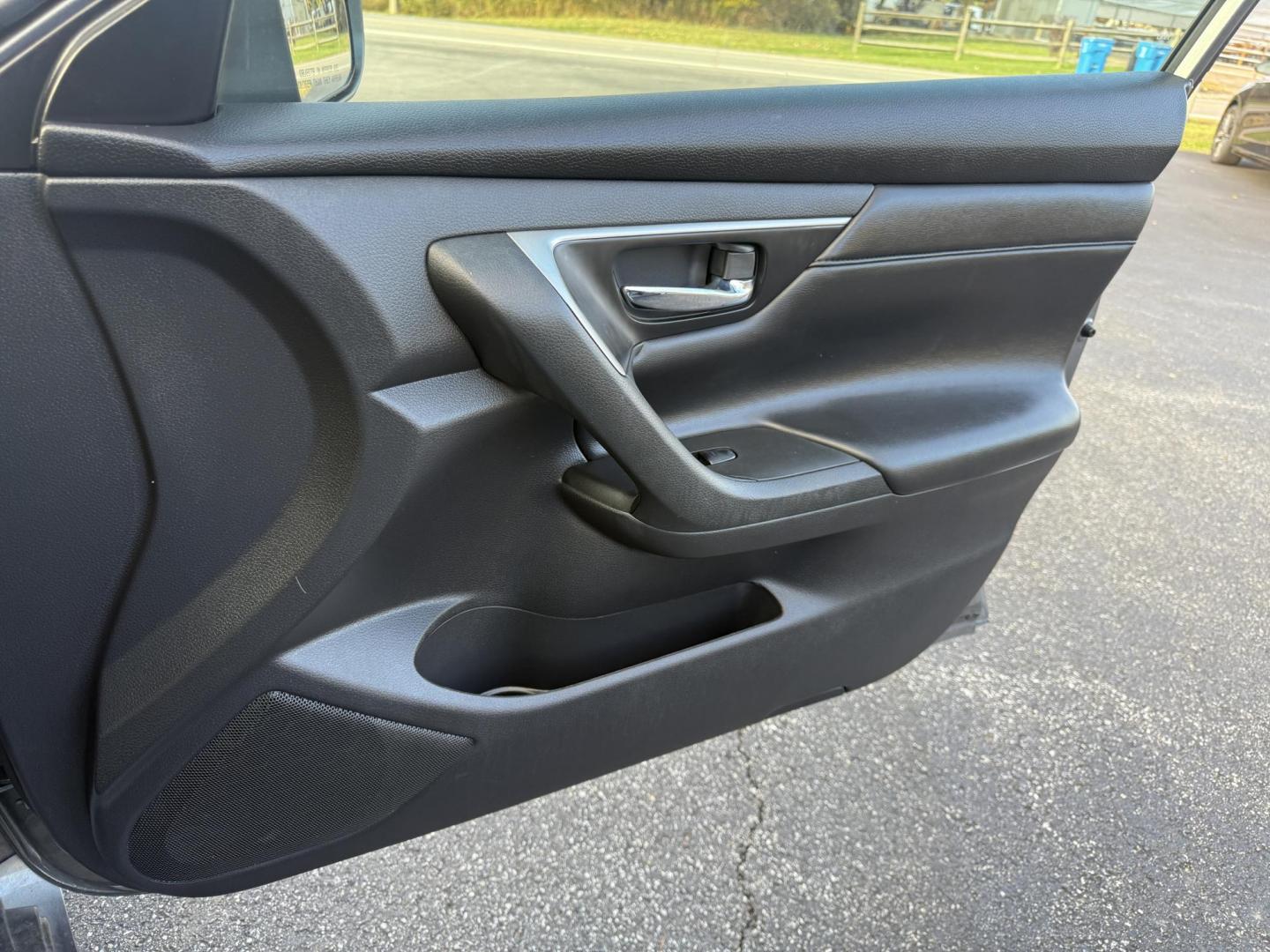 2015 Silver /Black Nissan Altima 2.5 S (1N4AL3AP1FC) with an 2.5L I4 DOHC 16V engine, Automatic transmission, located at 11115 Chardon Rd. , Chardon, OH, 44024, (440) 214-9705, 41.580246, -81.241943 - 2015 Nissan Altima 2.5 S – Low Mileage, Impressive Efficiency, and Everyday Comfort Enjoy outstanding reliability and remarkable efficiency with this 2015 Nissan Altima 2.5 S, boasting only 22,008 miles! Its fuel-sipping 2.5L I4 engine returns up to 37 MPG on the highway, making it the perfect - Photo#48