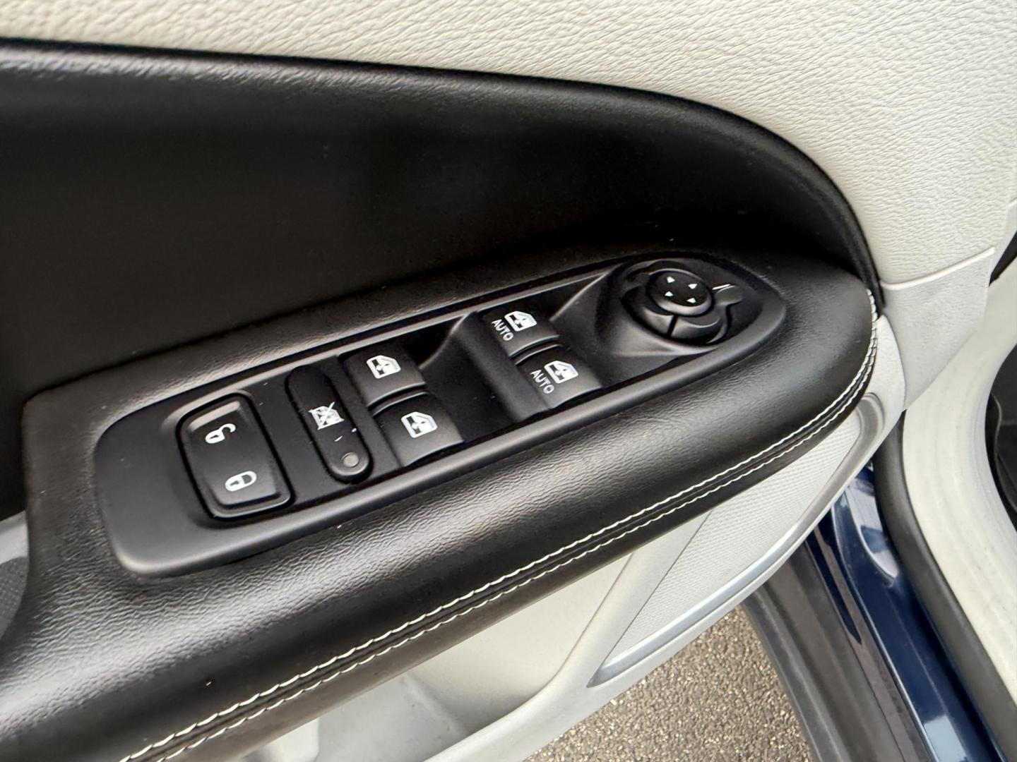 2019 Blue /White Jeep Compass Latitude 4WD (3C4NJDBB6KT) with an 2.4L I4 DOHC 16V engine, Automatic transmission, located at 11115 Chardon Rd. , Chardon, OH, 44024, (440) 214-9705, 41.580246, -81.241943 - 2019 Jeep Compass Latitude 4WD – Versatile, Comfortable, and Adventure-Ready Explore new roads with confidence in this 2019 Jeep Compass Latitude 4WD. Powered by a fuel-efficient 2.4L I4 MultiAir engine, you’ll enjoy up to 30 MPG highway while benefiting from Jeep’s legendary 4WD capability - Photo#17