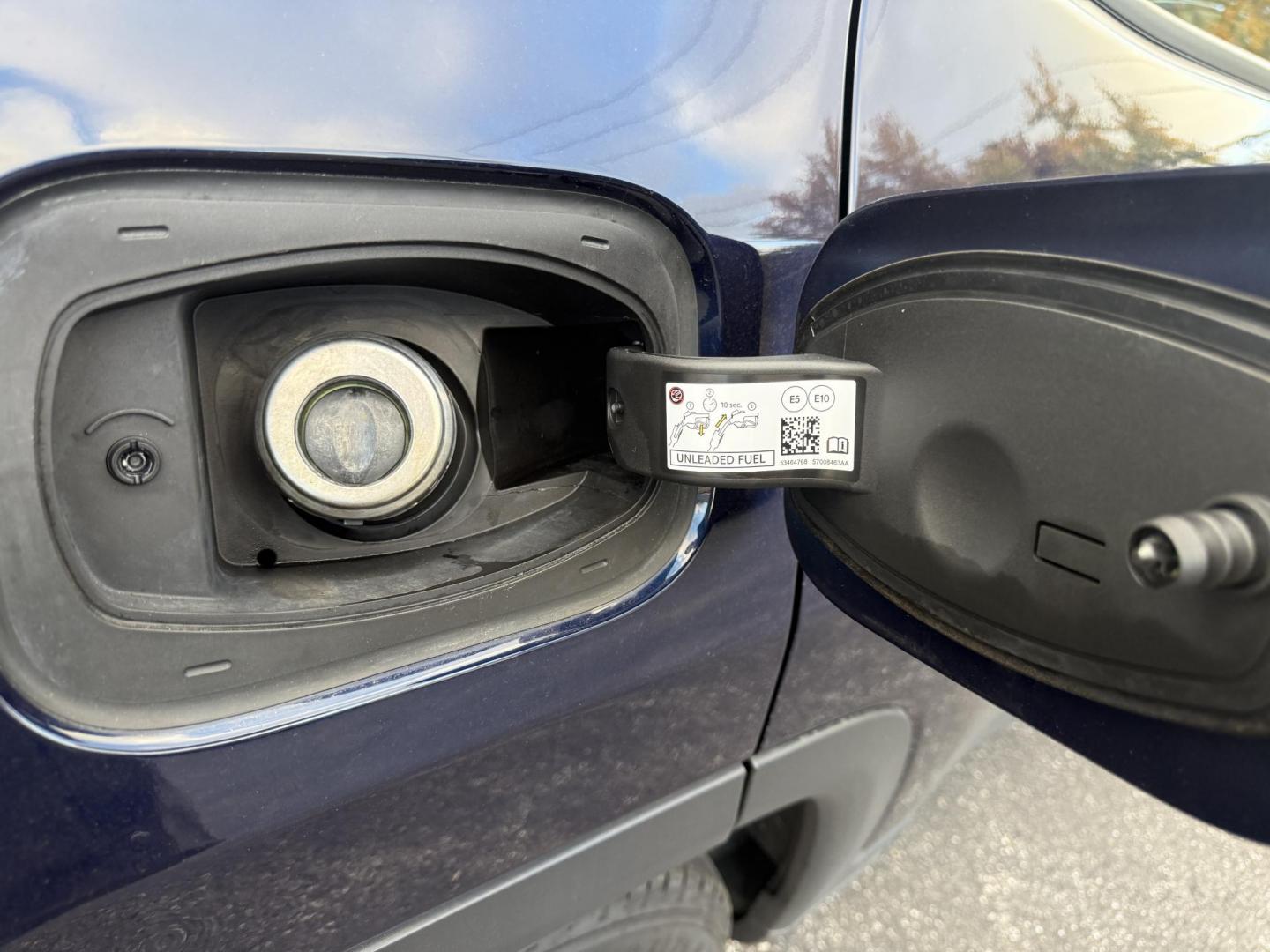 2019 Blue /White Jeep Compass Latitude 4WD (3C4NJDBB6KT) with an 2.4L I4 DOHC 16V engine, Automatic transmission, located at 11115 Chardon Rd. , Chardon, OH, 44024, (440) 214-9705, 41.580246, -81.241943 - 2019 Jeep Compass Latitude 4WD – Versatile, Comfortable, and Adventure-Ready Explore new roads with confidence in this 2019 Jeep Compass Latitude 4WD. Powered by a fuel-efficient 2.4L I4 MultiAir engine, you’ll enjoy up to 30 MPG highway while benefiting from Jeep’s legendary 4WD capability - Photo#43