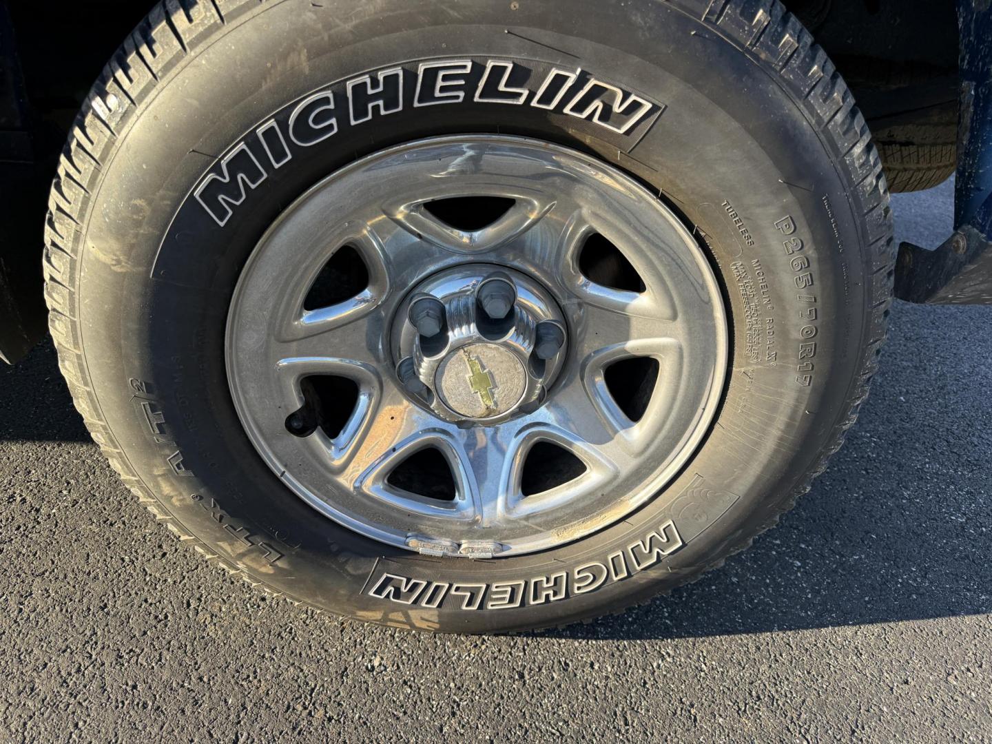 2015 Blue /Black Chevrolet Silverado 1500 LS Long Box 4WD (1GCNKPEC1FZ) with an 5.3L V8 engine, Automatic transmission, located at 547 E. Main St., Orwell, OH, 44076, (440) 437-5893, 41.535435, -80.847855 - 2015 Chevrolet Silverado 1500 LS Regular Cab Long Bed 4WD – Built for Work, Ready for Anything Tackle any job with confidence in this 2015 Chevrolet Silverado 1500 LS Regular Cab Long Bed 4WD. Powered by a robust 5.3L EcoTec3 V8 engine and a 6-speed automatic transmission, this truck is enginee - Photo#12