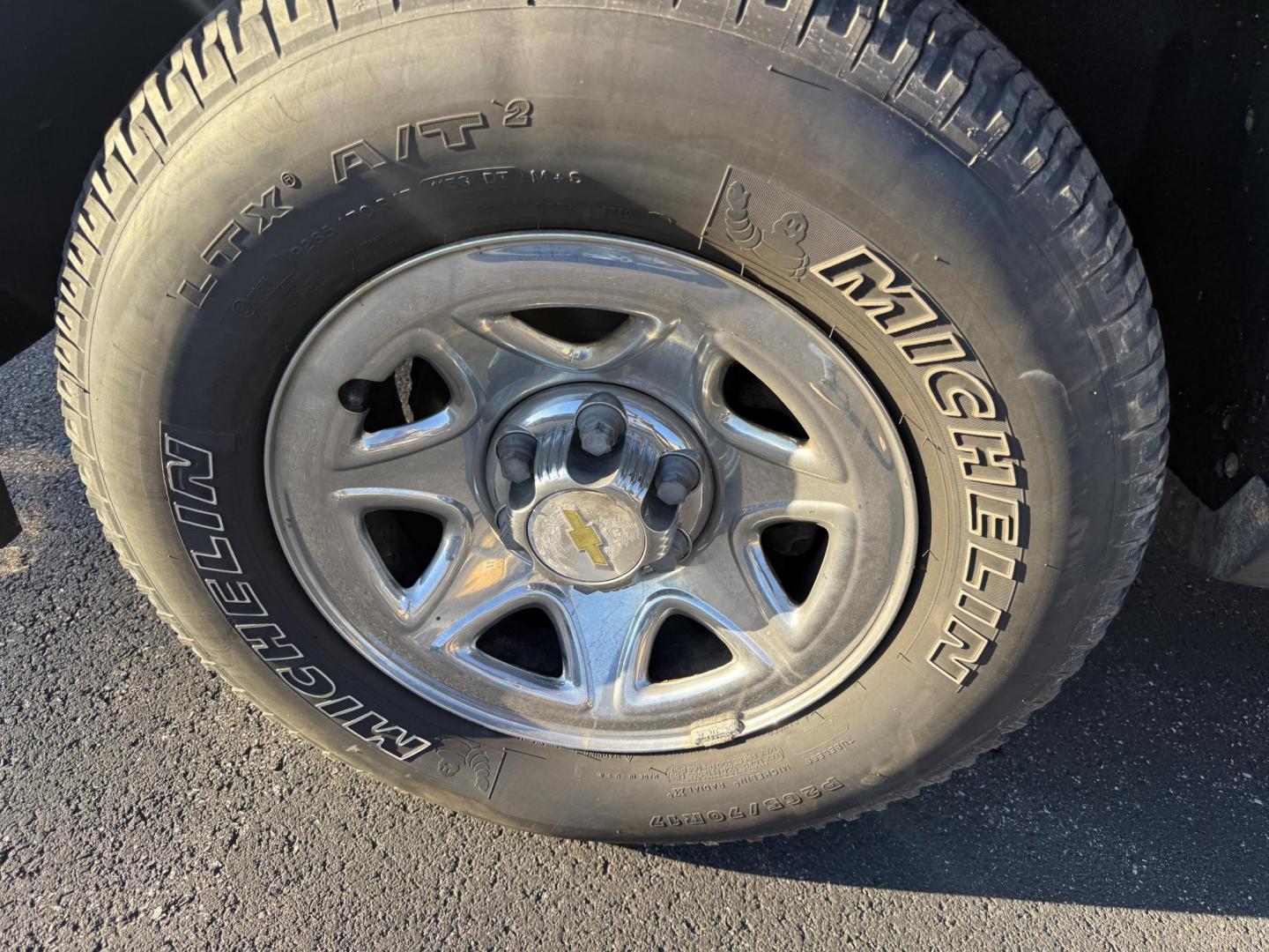 2015 Blue /Black Chevrolet Silverado 1500 LS Long Box 4WD (1GCNKPEC1FZ) with an 5.3L V8 engine, Automatic transmission, located at 547 E. Main St., Orwell, OH, 44076, (440) 437-5893, 41.535435, -80.847855 - 2015 Chevrolet Silverado 1500 LS Regular Cab Long Bed 4WD – Built for Work, Ready for Anything Tackle any job with confidence in this 2015 Chevrolet Silverado 1500 LS Regular Cab Long Bed 4WD. Powered by a robust 5.3L EcoTec3 V8 engine and a 6-speed automatic transmission, this truck is enginee - Photo#14