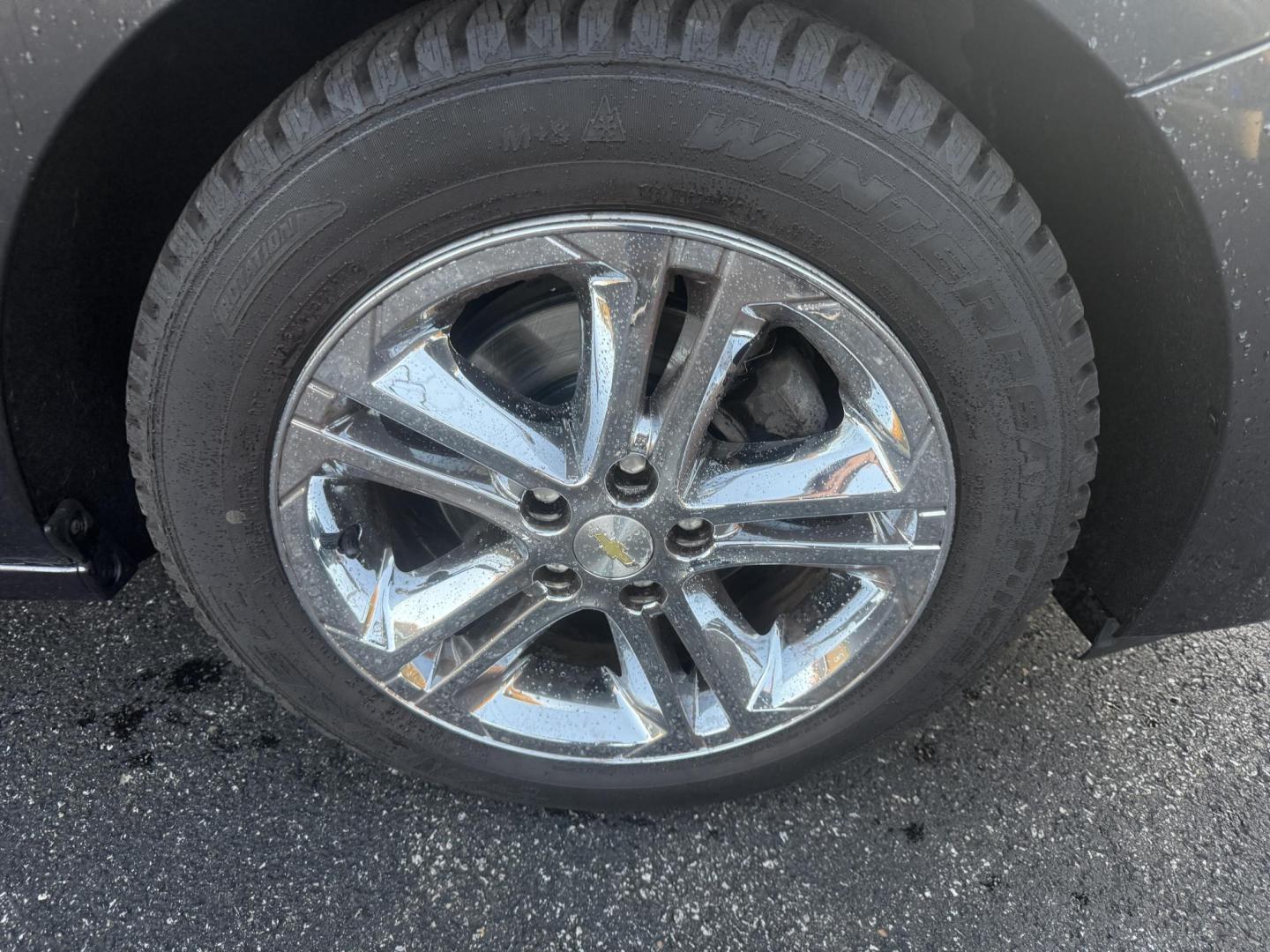 2017 Gray /Black Chevrolet Cruze LT Auto (1G1BE5SMXH7) with an 1.4L I4 DOHC 16V TURBO engine, Automatic transmission, located at 11115 Chardon Rd. , Chardon, OH, 44024, (440) 214-9705, 41.580246, -81.241943 - 2017 Chevrolet Cruze LT – Turbocharged Efficiency, Modern Comfort, and Smart Technology Experience a blend of spirited performance and fuel-saving efficiency in this 2017 Chevrolet Cruze LT. Its 1.4L EcoTec turbocharged engine and 6-speed automatic transmission deliver a fun drive and outstandi - Photo#4