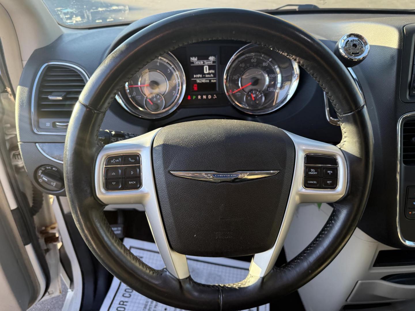 2015 White /Black Chrysler Town & Country Touring (2C4RC1BG7FR) with an 3.6L V6 DOHC 24V FFV engine, Automatic transmission, located at 11115 Chardon Rd. , Chardon, OH, 44024, (440) 214-9705, 41.580246, -81.241943 - Photo#24