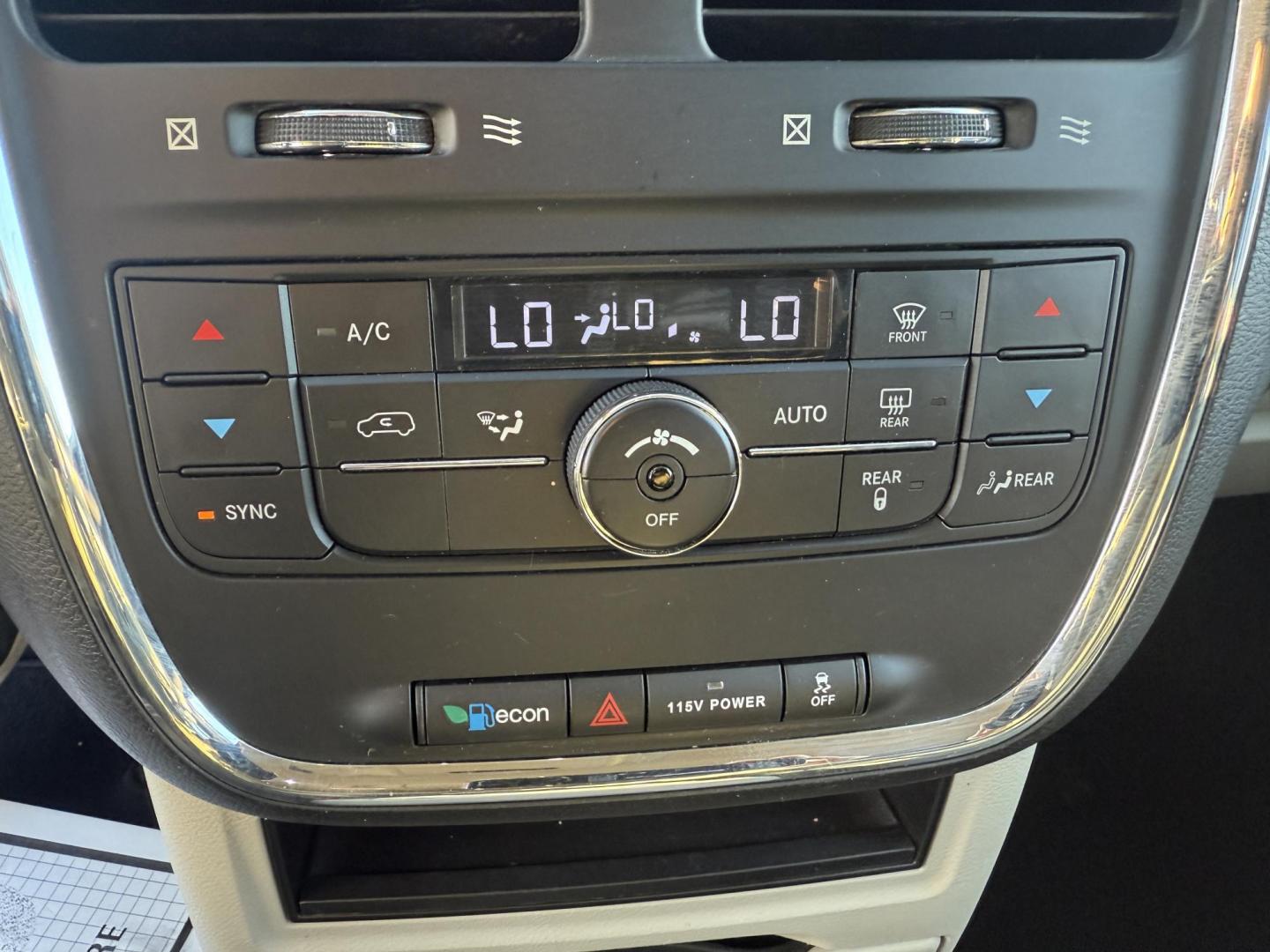 2015 White /Black Chrysler Town & Country Touring (2C4RC1BG7FR) with an 3.6L V6 DOHC 24V FFV engine, Automatic transmission, located at 11115 Chardon Rd. , Chardon, OH, 44024, (440) 214-9705, 41.580246, -81.241943 - Photo#27