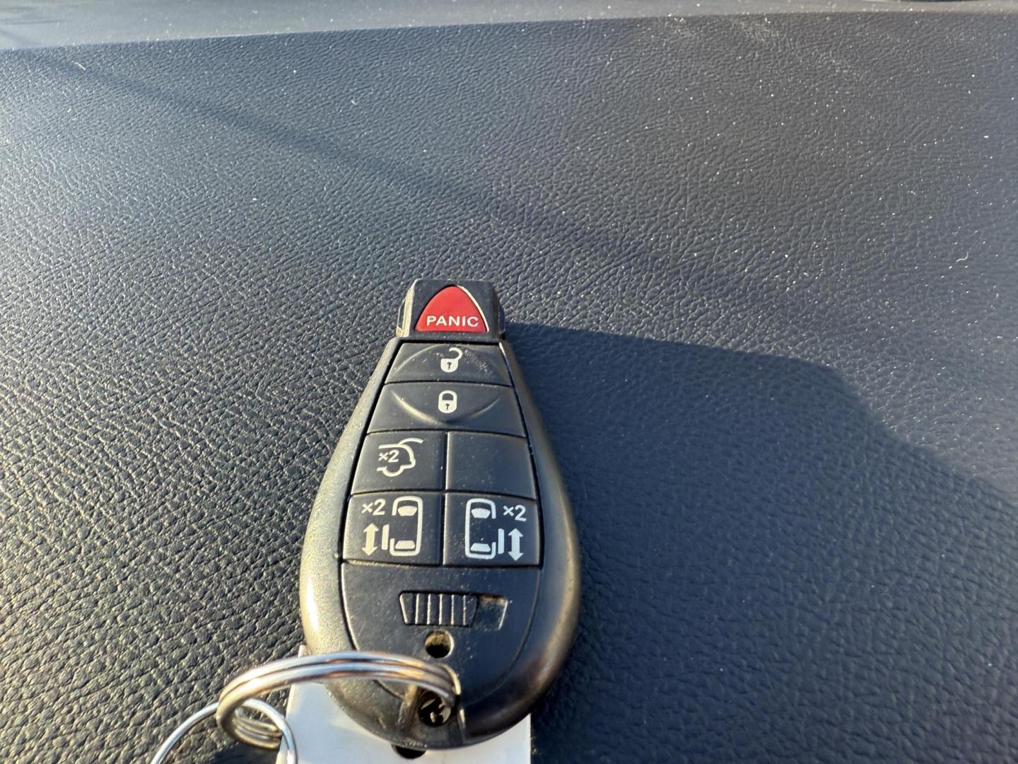 2015 White /Black Chrysler Town & Country Touring (2C4RC1BG7FR) with an 3.6L V6 DOHC 24V FFV engine, Automatic transmission, located at 11115 Chardon Rd. , Chardon, OH, 44024, (440) 214-9705, 41.580246, -81.241943 - Photo#47