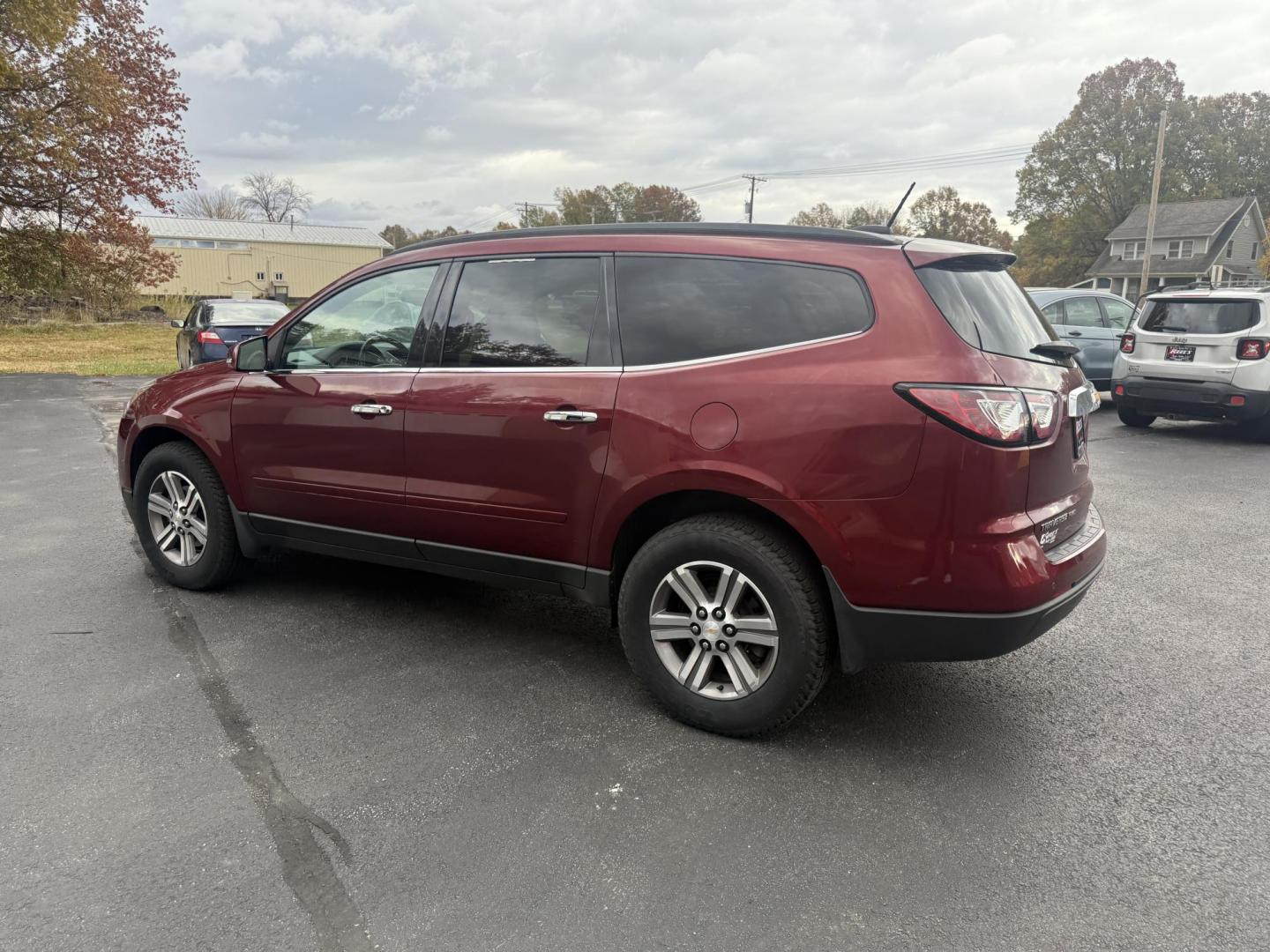 2017 Red /Brown Chevrolet Traverse 2LT AWD (1GNKVHKD3HJ) with an 3.6L V6 DOHC 24V engine, 6A transmission, located at 547 E. Main St., Orwell, OH, 44076, (440) 437-5893, 41.535435, -80.847855 - Photo#10