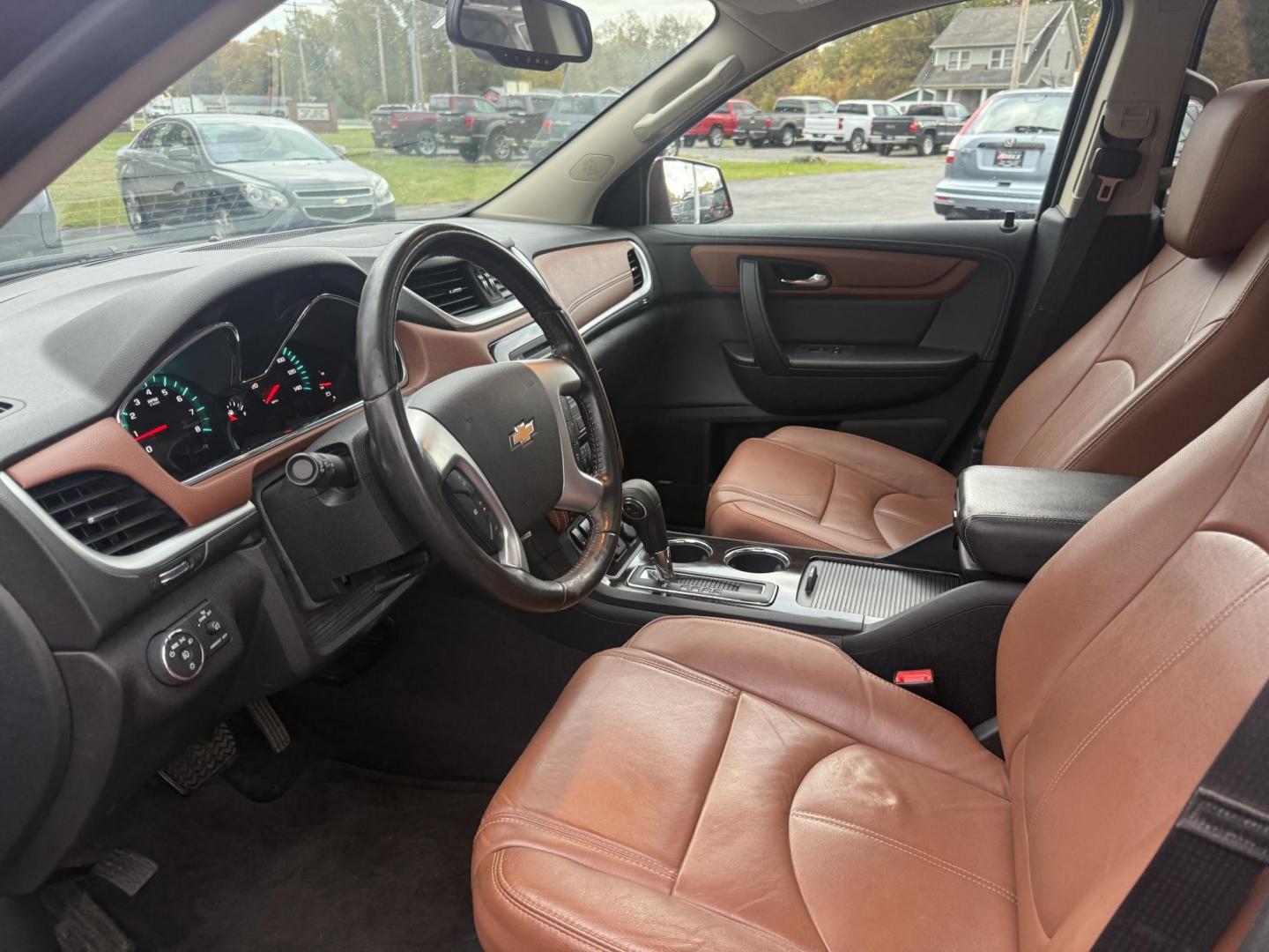 2017 Red /Brown Chevrolet Traverse 2LT AWD (1GNKVHKD3HJ) with an 3.6L V6 DOHC 24V engine, 6A transmission, located at 547 E. Main St., Orwell, OH, 44076, (440) 437-5893, 41.535435, -80.847855 - Photo#15