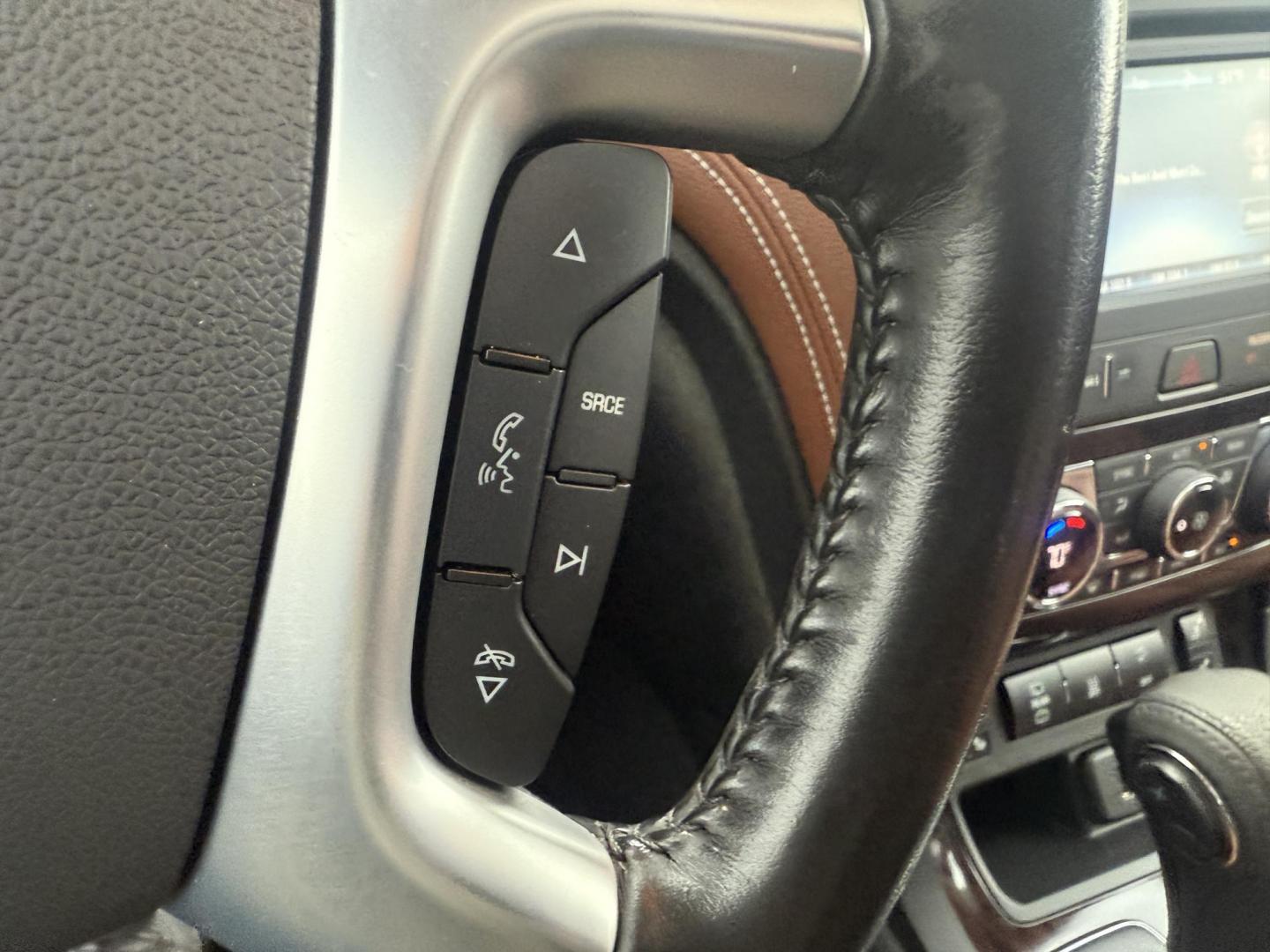 2017 Red /Brown Chevrolet Traverse 2LT AWD (1GNKVHKD3HJ) with an 3.6L V6 DOHC 24V engine, 6A transmission, located at 547 E. Main St., Orwell, OH, 44076, (440) 437-5893, 41.535435, -80.847855 - Photo#25