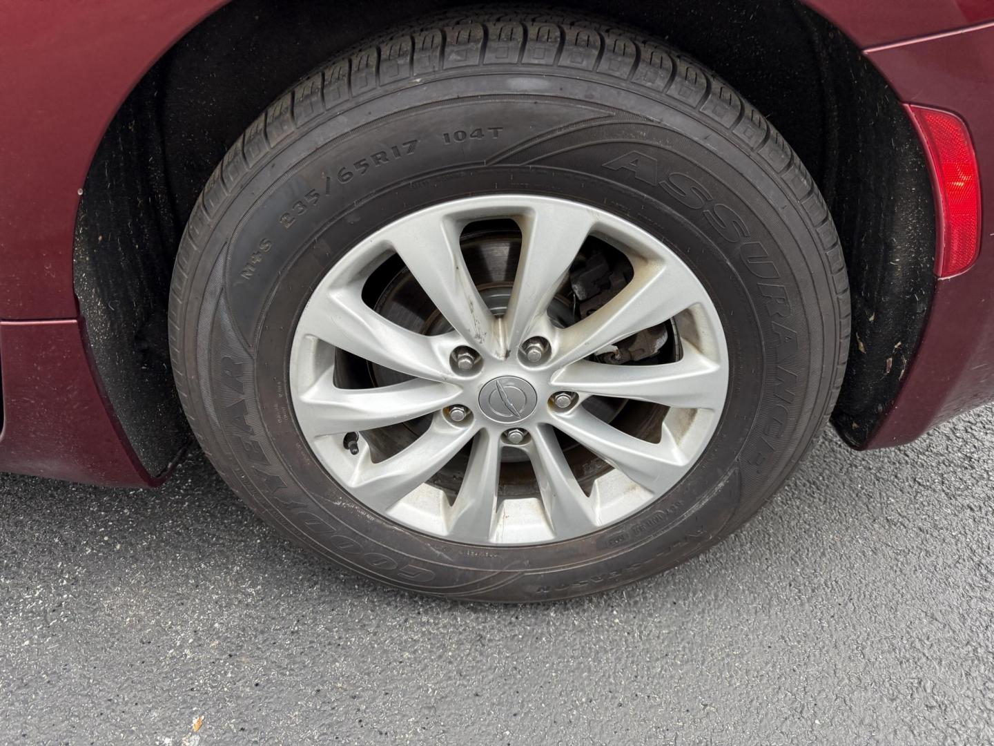 2018 Red /Black Chrysler Pacifica Touring-L Plus (2C4RC1EG7JR) with an 3.6L V6 DOHC 24V engine, Automatic transmission, located at 547 E. Main St., Orwell, OH, 44076, (440) 437-5893, 41.535435, -80.847855 - 2018 Chrysler Pacifica Touring L Plus – Ultimate Family Luxury, Technology, and Versatility Elevate every family adventure in this 2018 Chrysler Pacifica Touring L Plus. Powered by the reliable 3.6L Pentastar V6 engine and a smooth 9-speed automatic transmission, this Pacifica offers up to 28 M - Photo#12